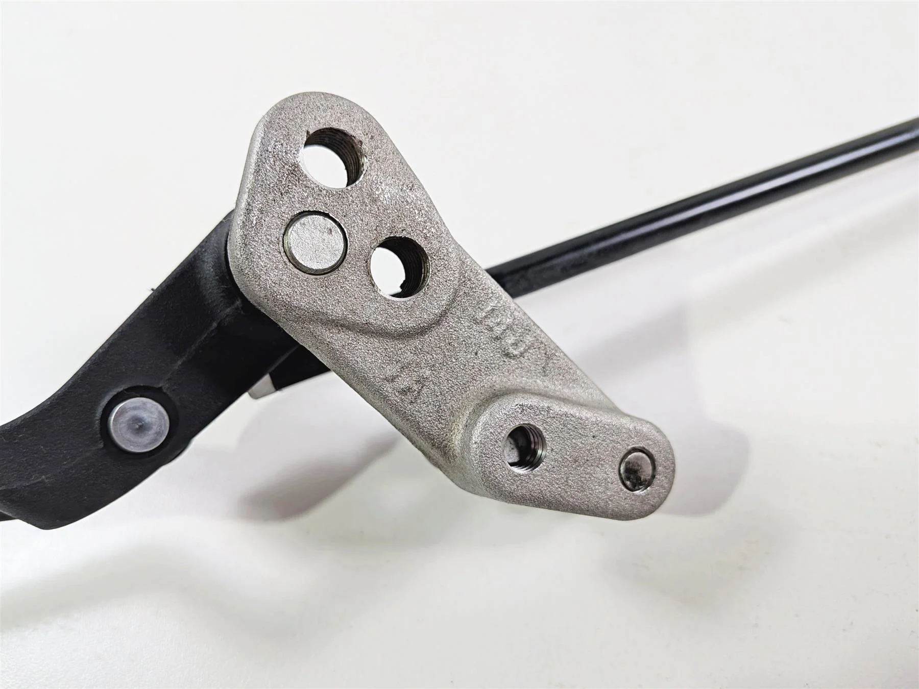 2024 Suzuki GSXR600 Left Front Footpeg & Shifter 43521-47H20 25600-14J11 - Image 8