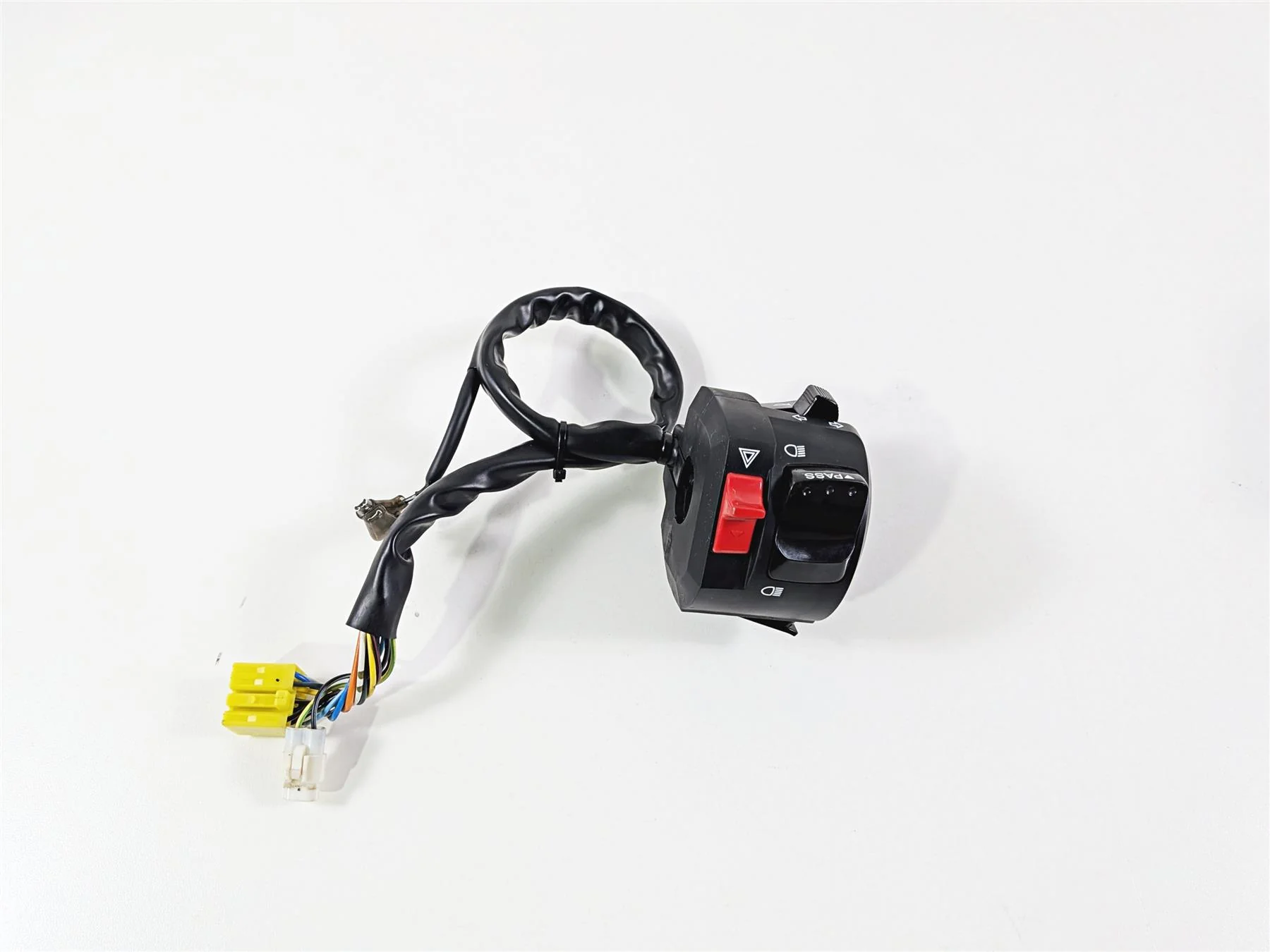 2024 Suzuki GSXR600 Left Hand Control Switch Light Blinker 37400-14J00 - Image 2