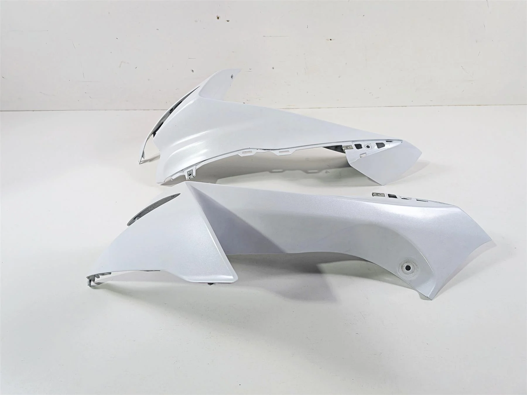 2024 Suzuki GSXR600 Oem Air Intake Ram Cover Fairing Set 94672-14J01 94682-14J01 - Image 4