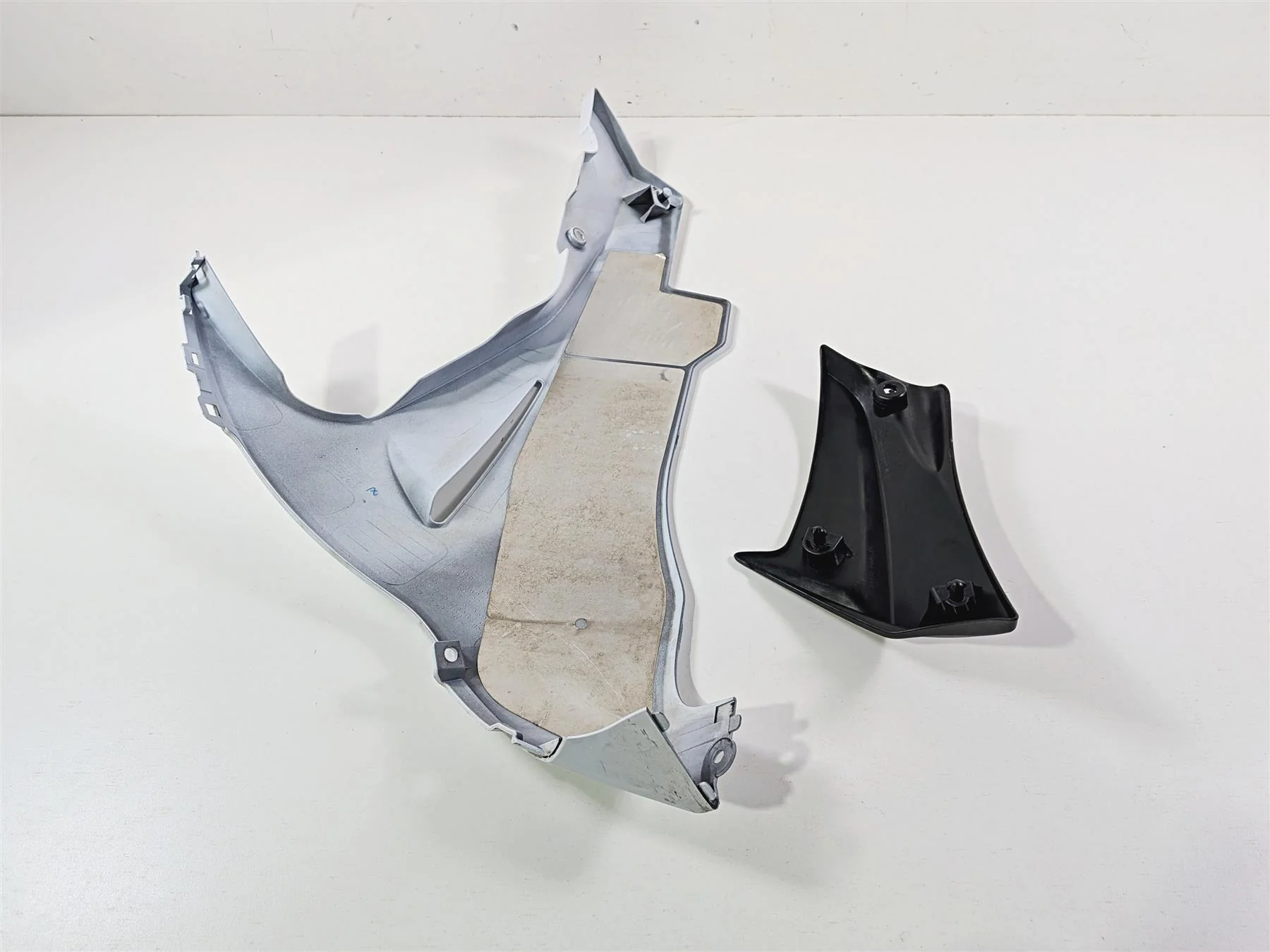 2024 Suzuki GSXR600 Oem Right Side Lower Main Fairing Set 94450-14JA0 94471-14J0 - Image 6
