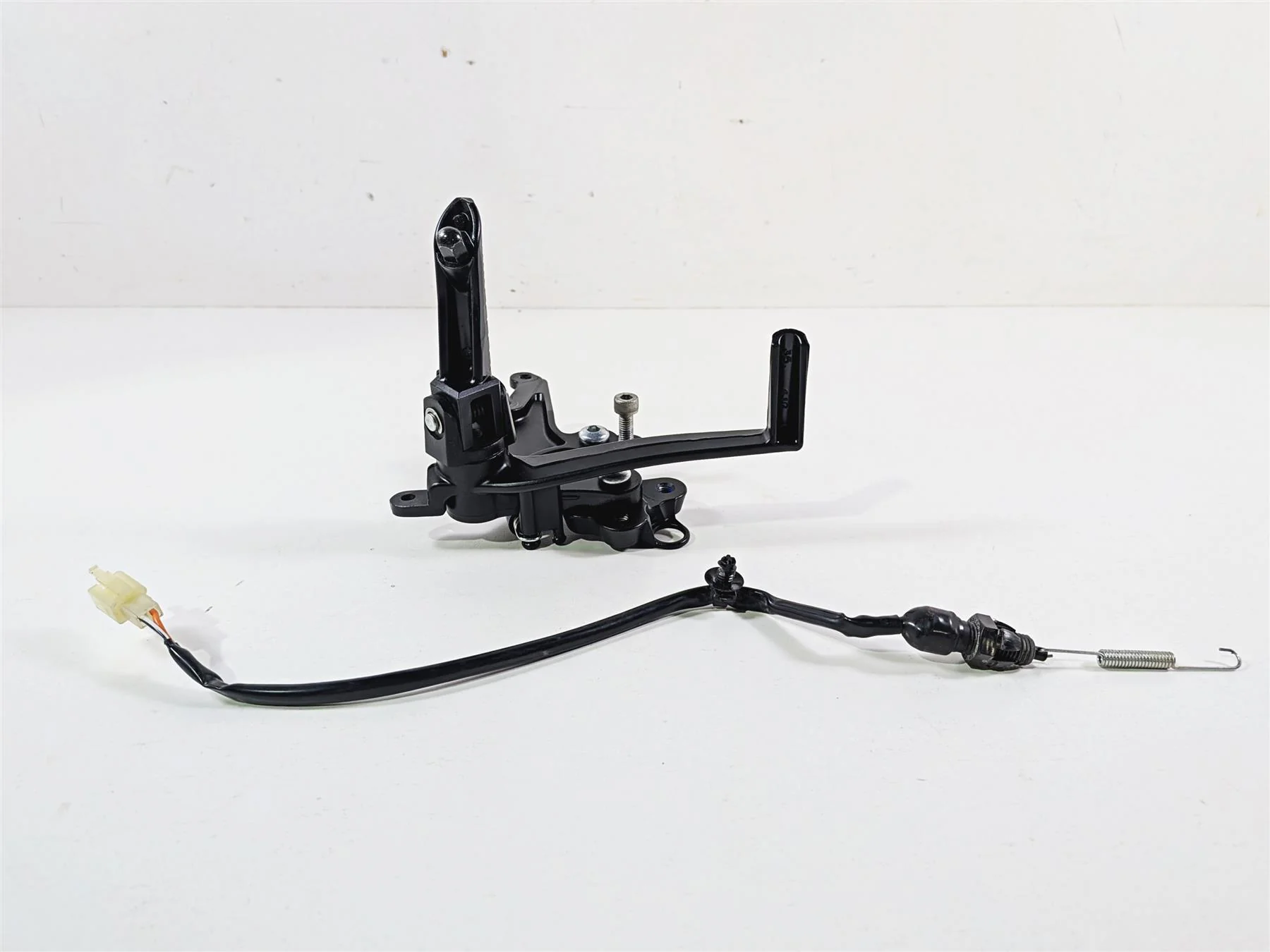 2024 Suzuki GSXR600 Right Front Footpeg Brake Pedal Set Rearset 43511-14J10 - Image 7