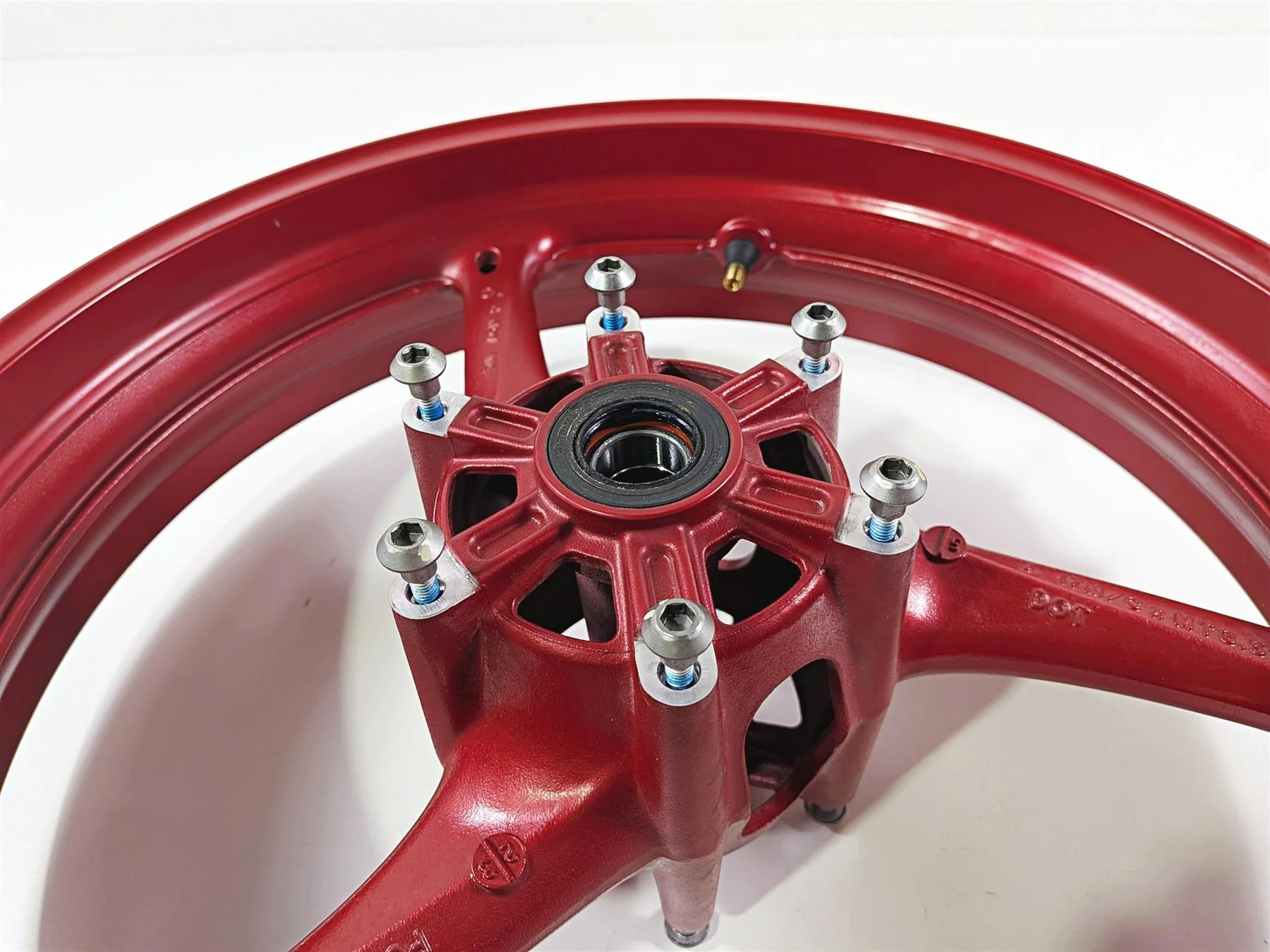 2024 Suzuki GSXR600 Straight Front Wheel Rim Red 17x3.5 54111-14J00 - Image 3