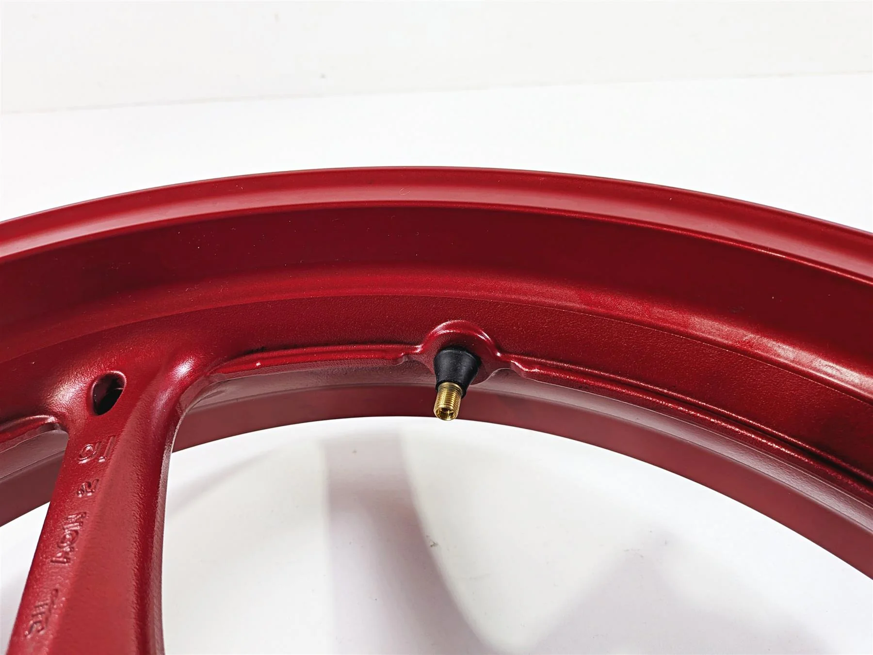 2024 Suzuki GSXR600 Straight Front Wheel Rim Red 17x3.5 54111-14J00 - Image 5
