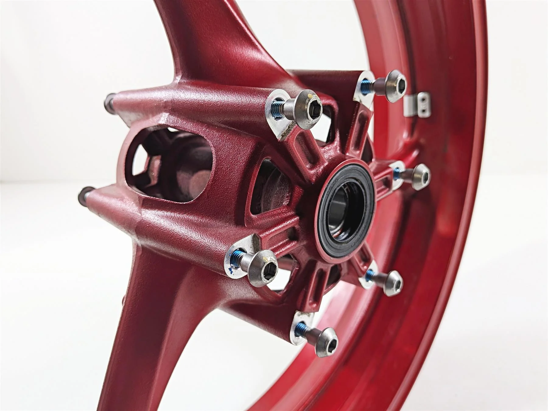 2024 Suzuki GSXR600 Straight Front Wheel Rim Red 17x3.5 54111-14J00 - Image 7