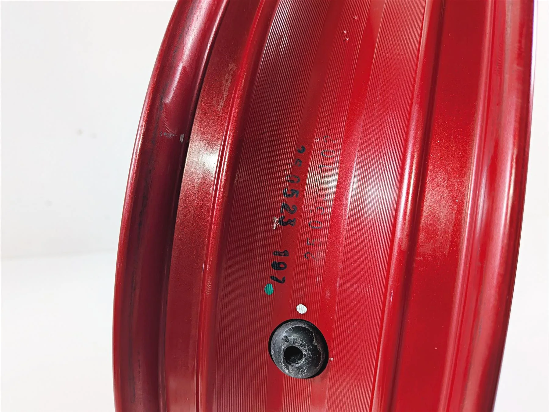 2024 Suzuki GSXR600 Straight Front Wheel Rim Red 17x3.5 54111-14J00 - Image 8