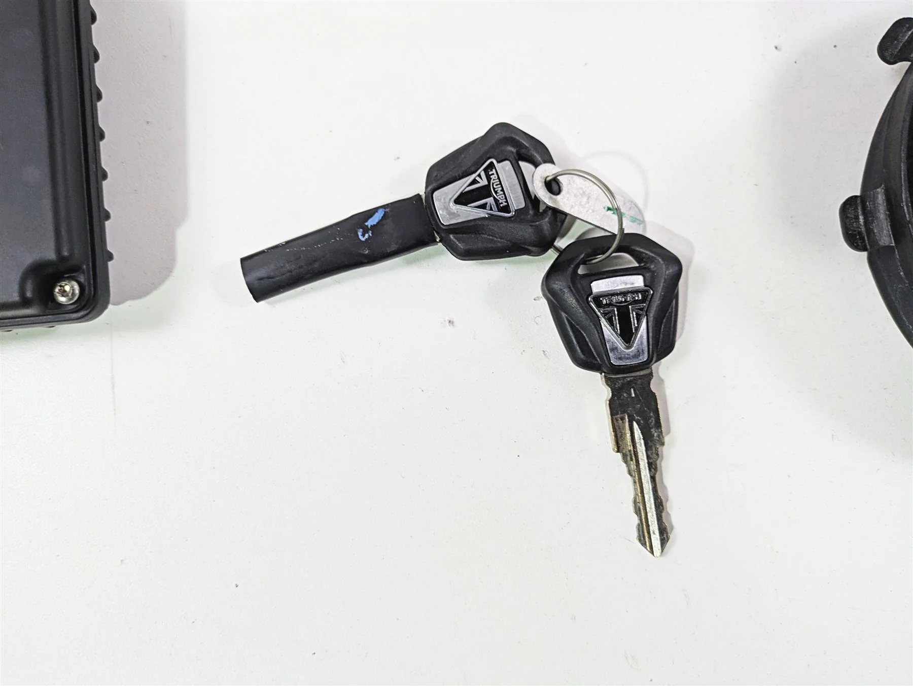 2024 Triumph Street Triple 765 R BT Moto Cdi & Ignition Switch Key Set T1298885 - Image 4