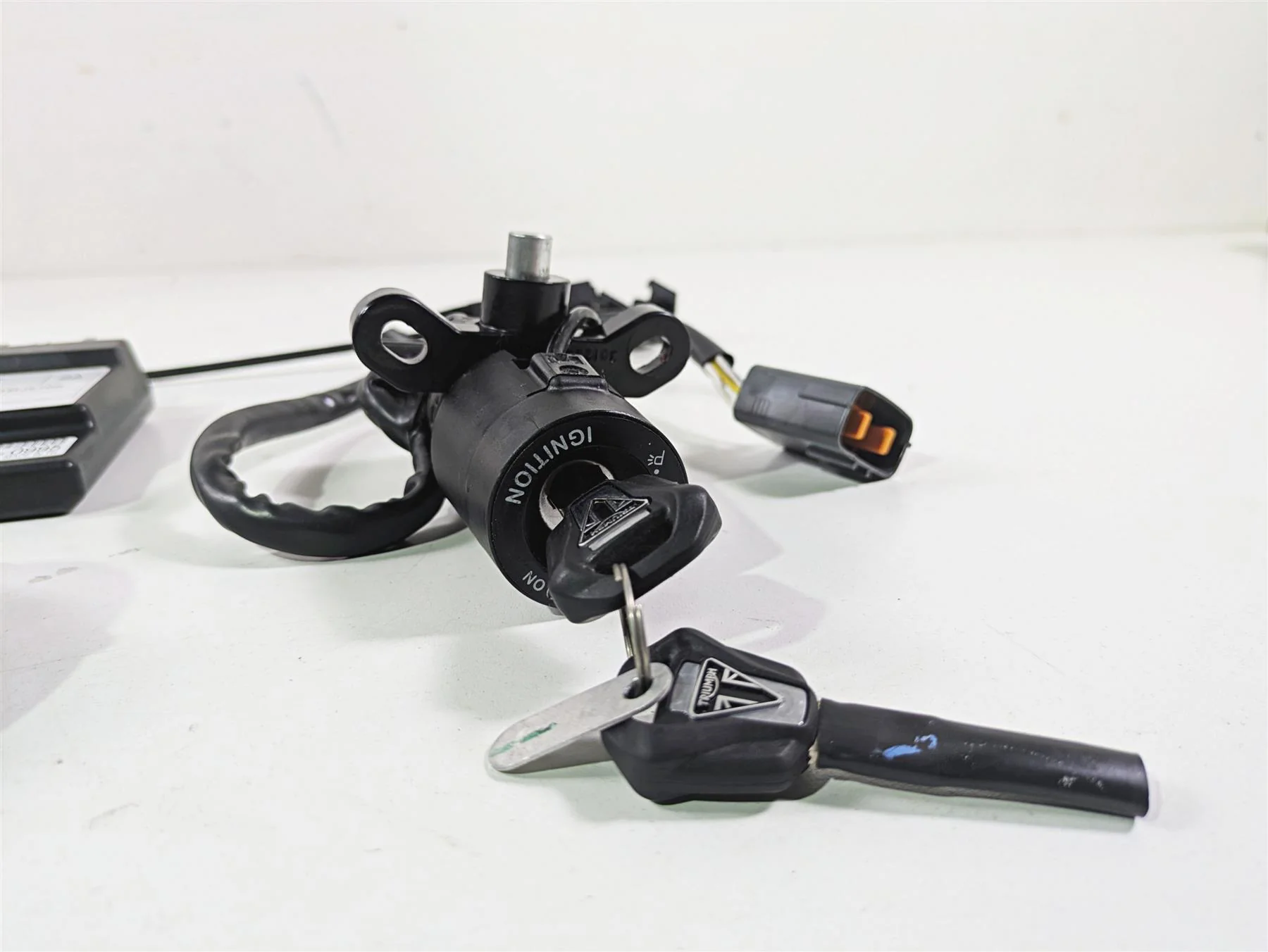 2024 Triumph Street Triple 765 R BT Moto Cdi & Ignition Switch Key Set T1298885 - Image 9