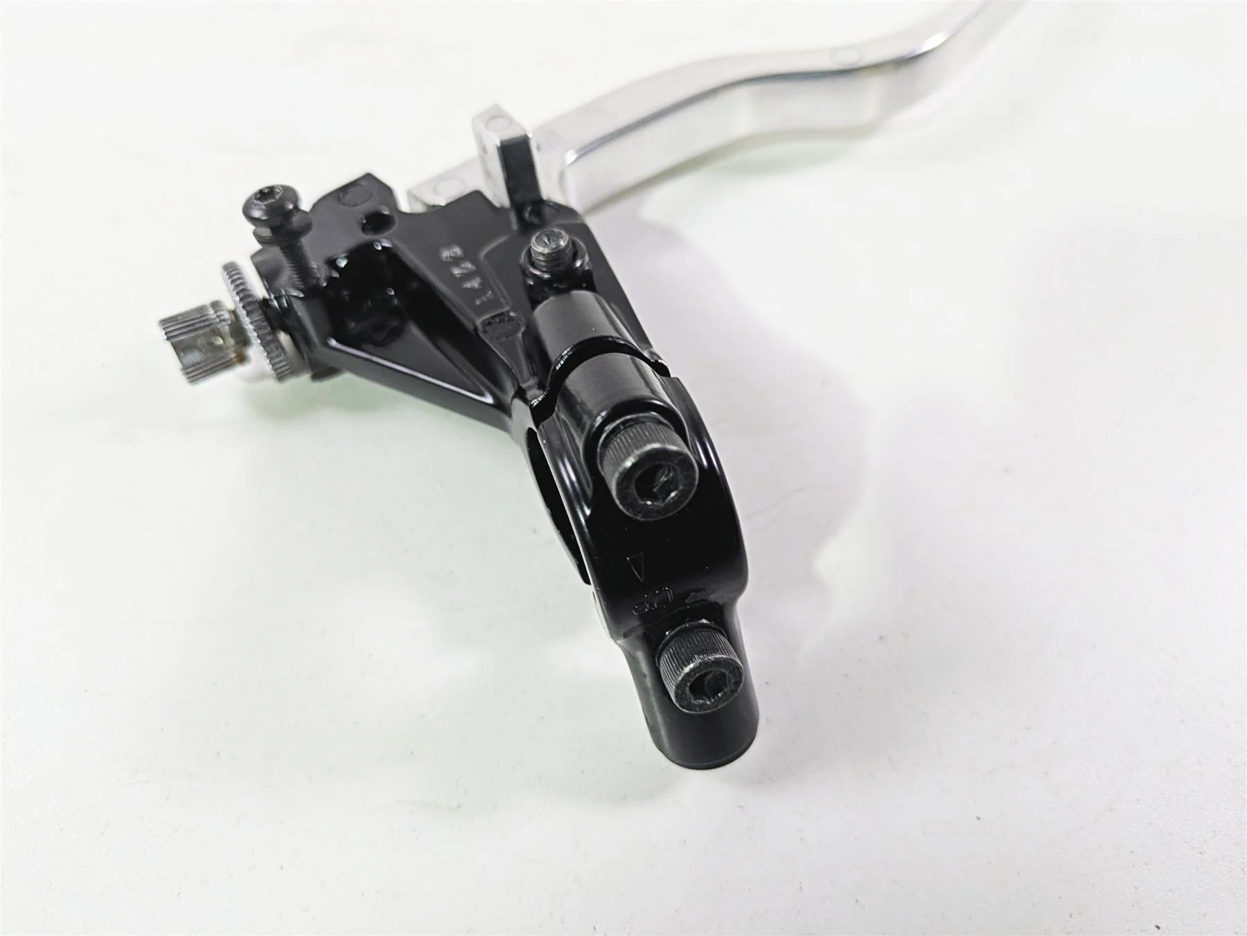 2024 Triumph Street Triple 765 R Clutch Perch & Lever T2043872 - Image 10