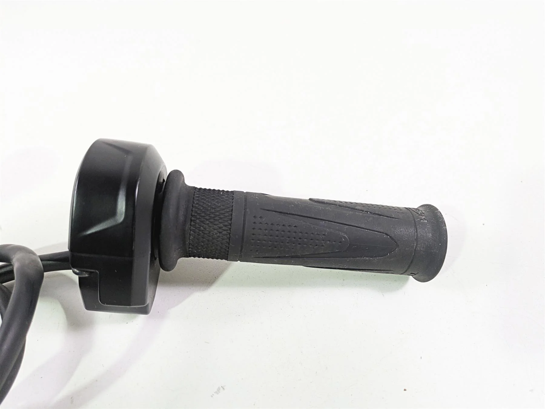 2024 Triumph Street Triple 765 R Fly By Wire Throttle Grip Sensor T2043055 - Image 5