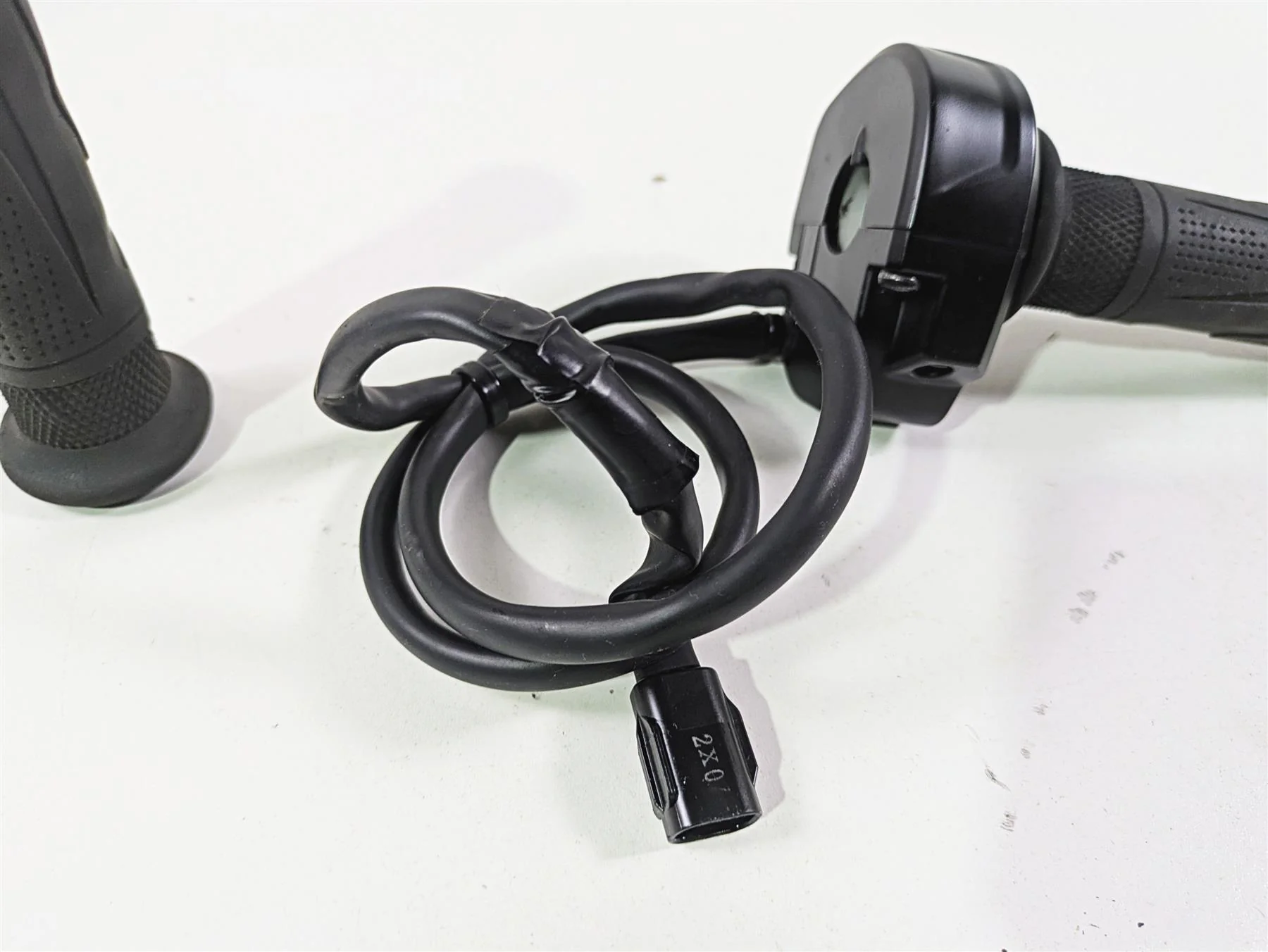 2024 Triumph Street Triple 765 R Fly By Wire Throttle Grip Sensor T2043055 - Image 6