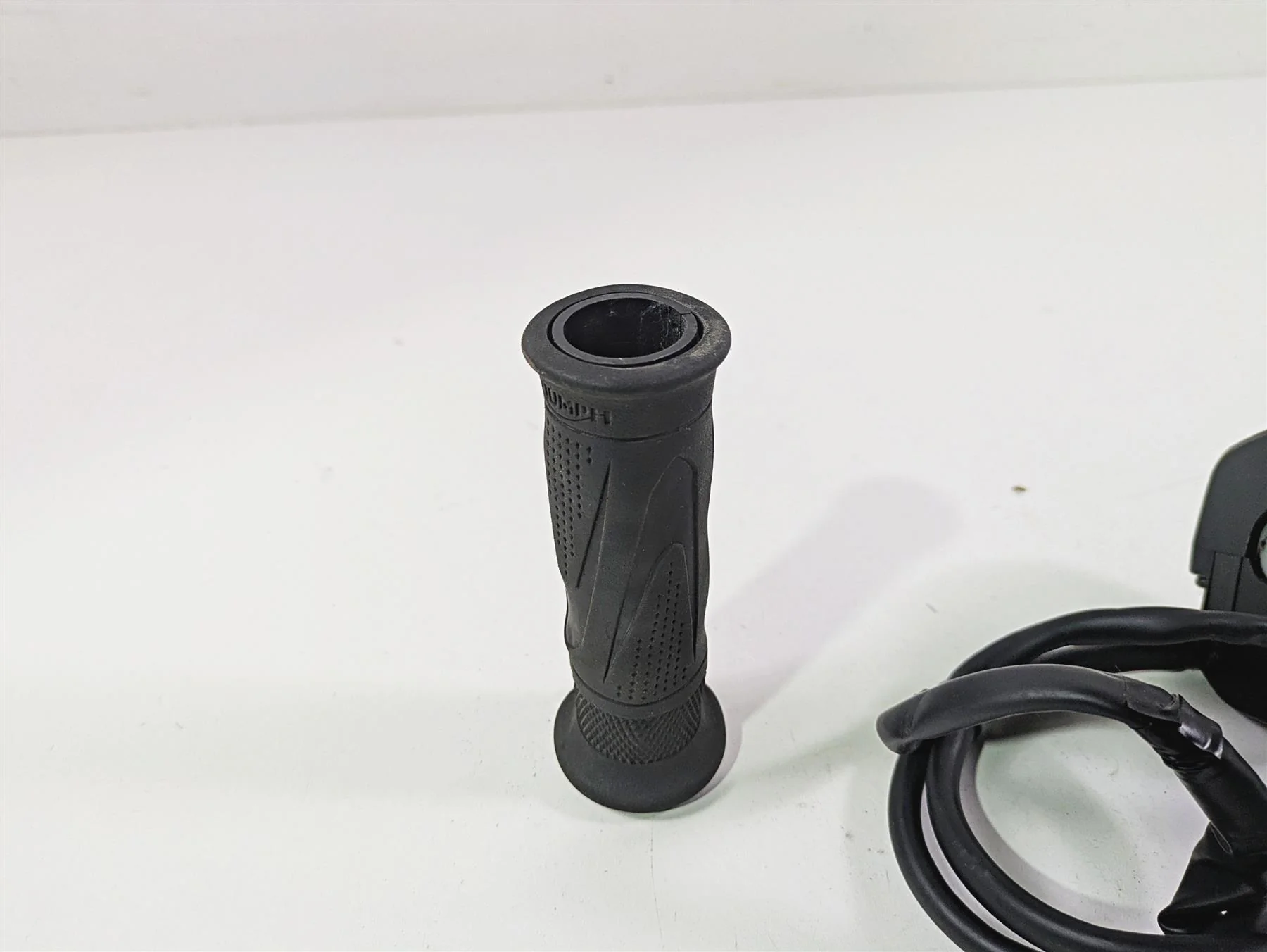 2024 Triumph Street Triple 765 R Fly By Wire Throttle Grip Sensor T2043055 - Image 7