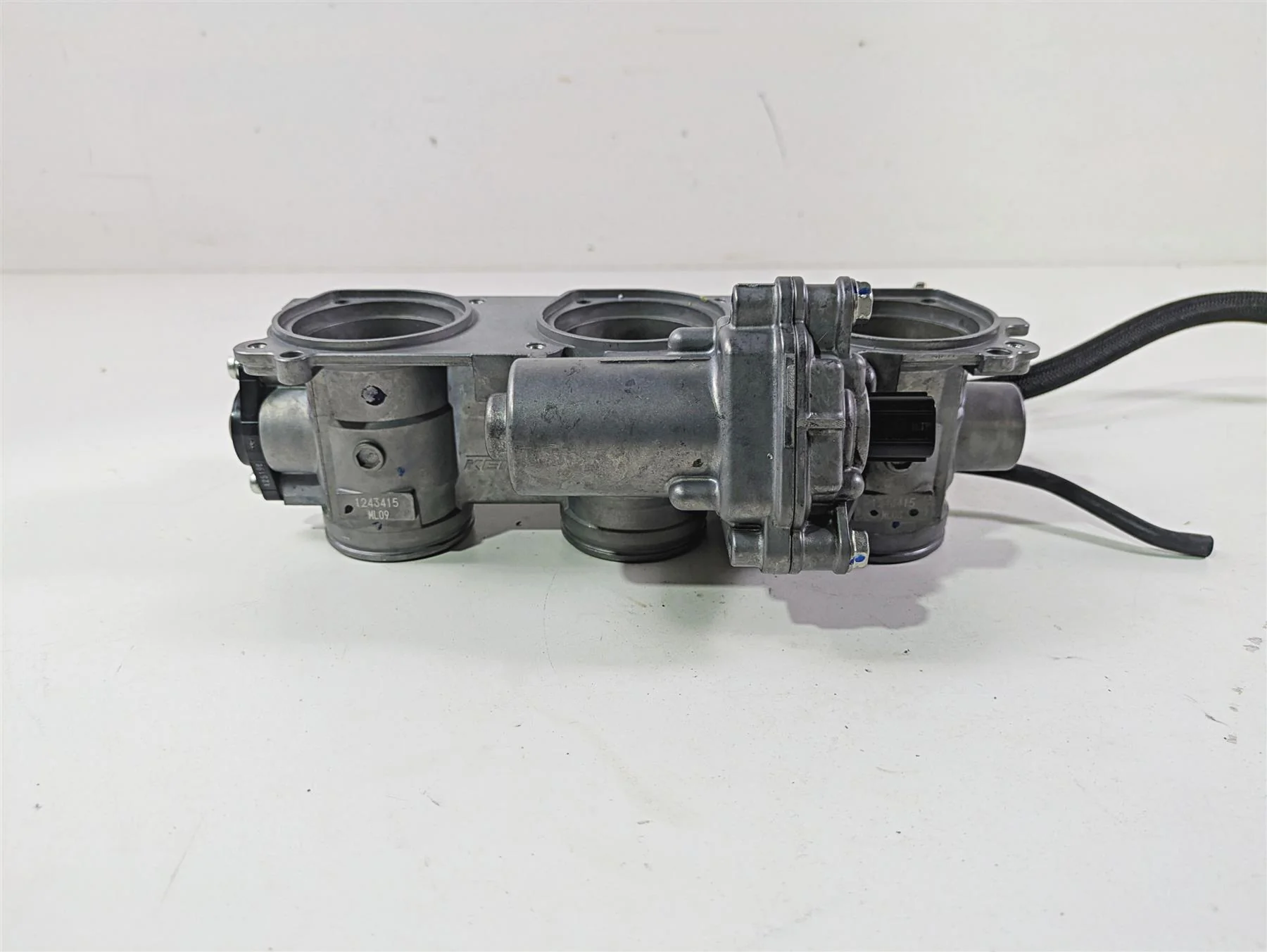 2024 Triumph Street Triple 765 R Keihin Throttle Body Bodies T1243415 - Image 2