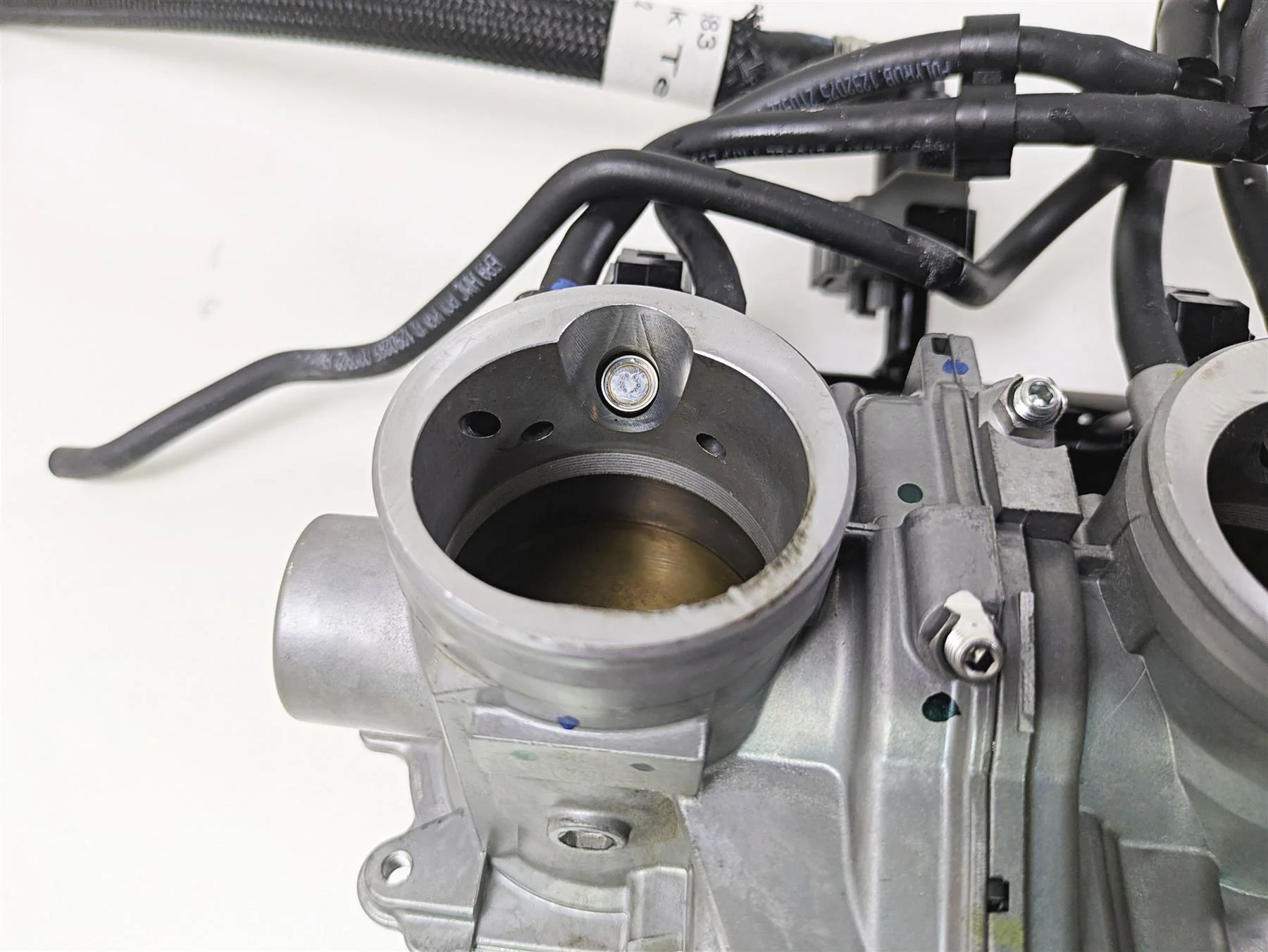 2024 Triumph Street Triple 765 R Keihin Throttle Body Bodies T1243415 - Image 8