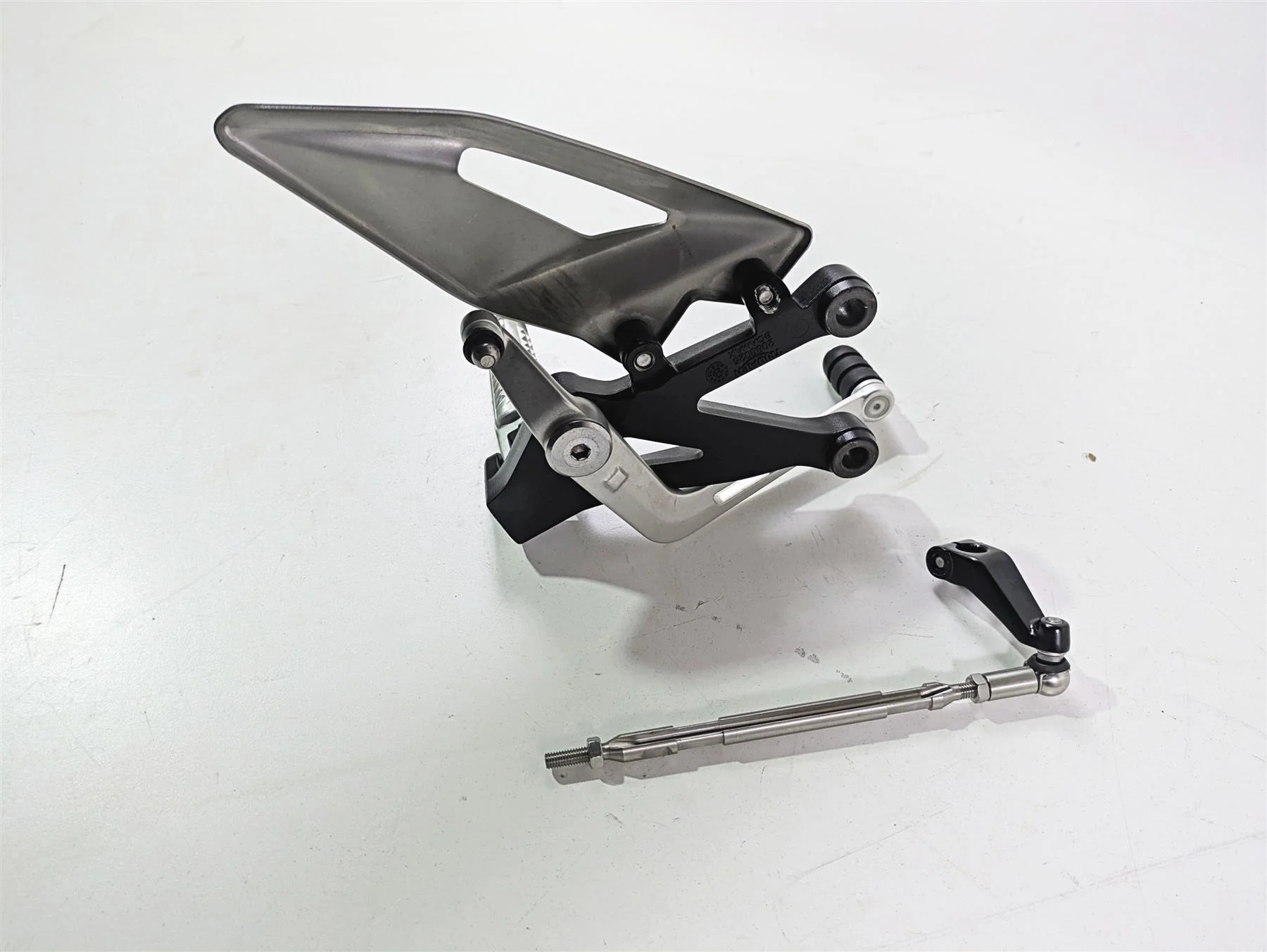 2024 Triumph Street Triple 765 R Left Rider Footpeg + Shifter & Links T2088025