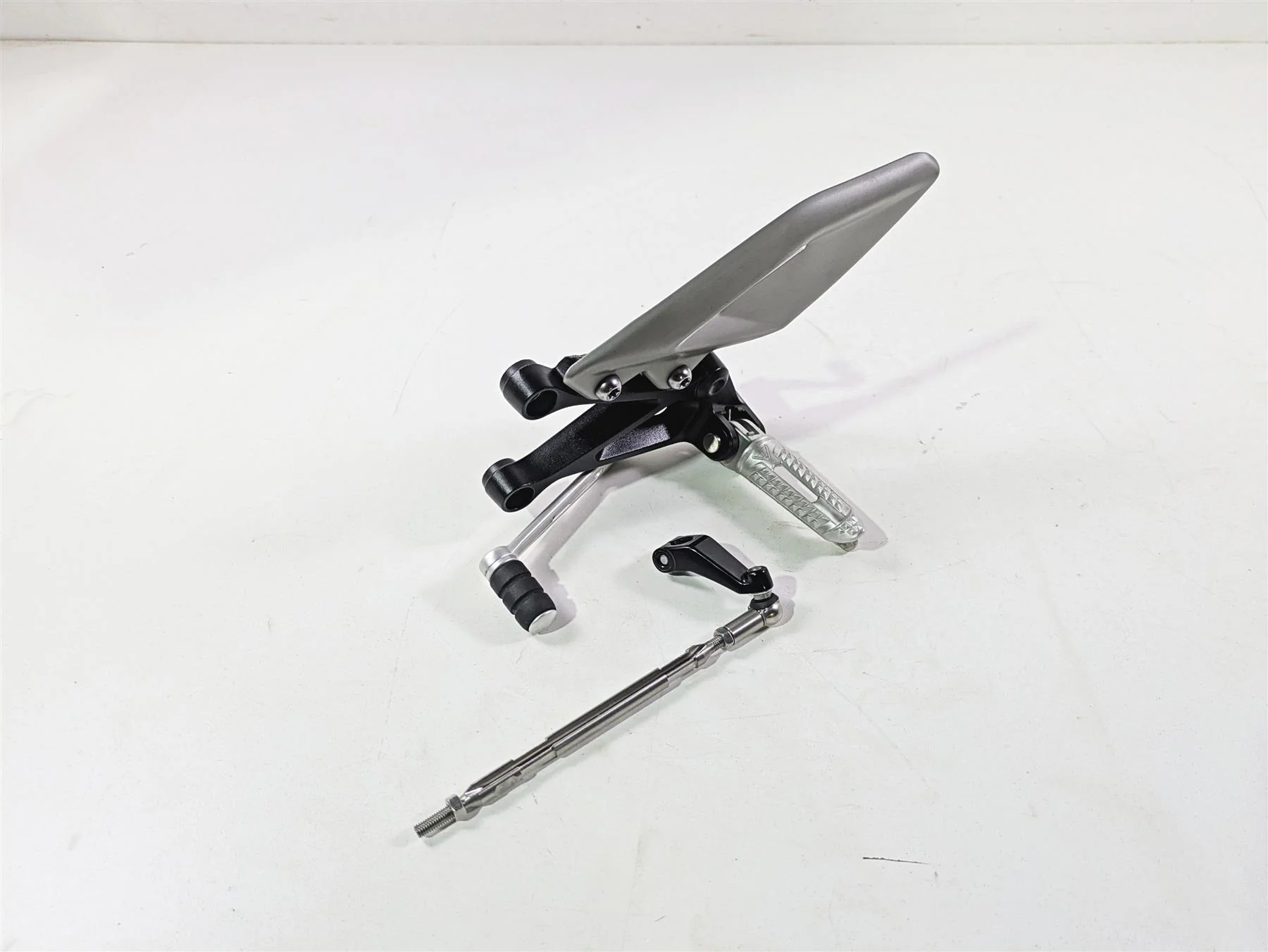 2024 Triumph Street Triple 765 R Left Rider Footpeg + Shifter & Links T2088025 - Image 10