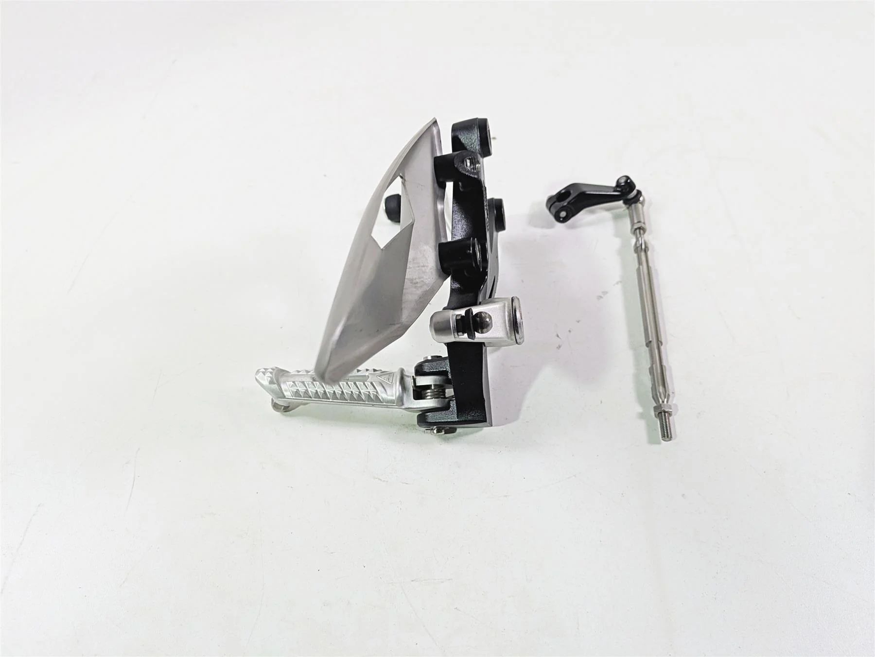 2024 Triumph Street Triple 765 R Left Rider Footpeg + Shifter & Links T2088025 - Image 11
