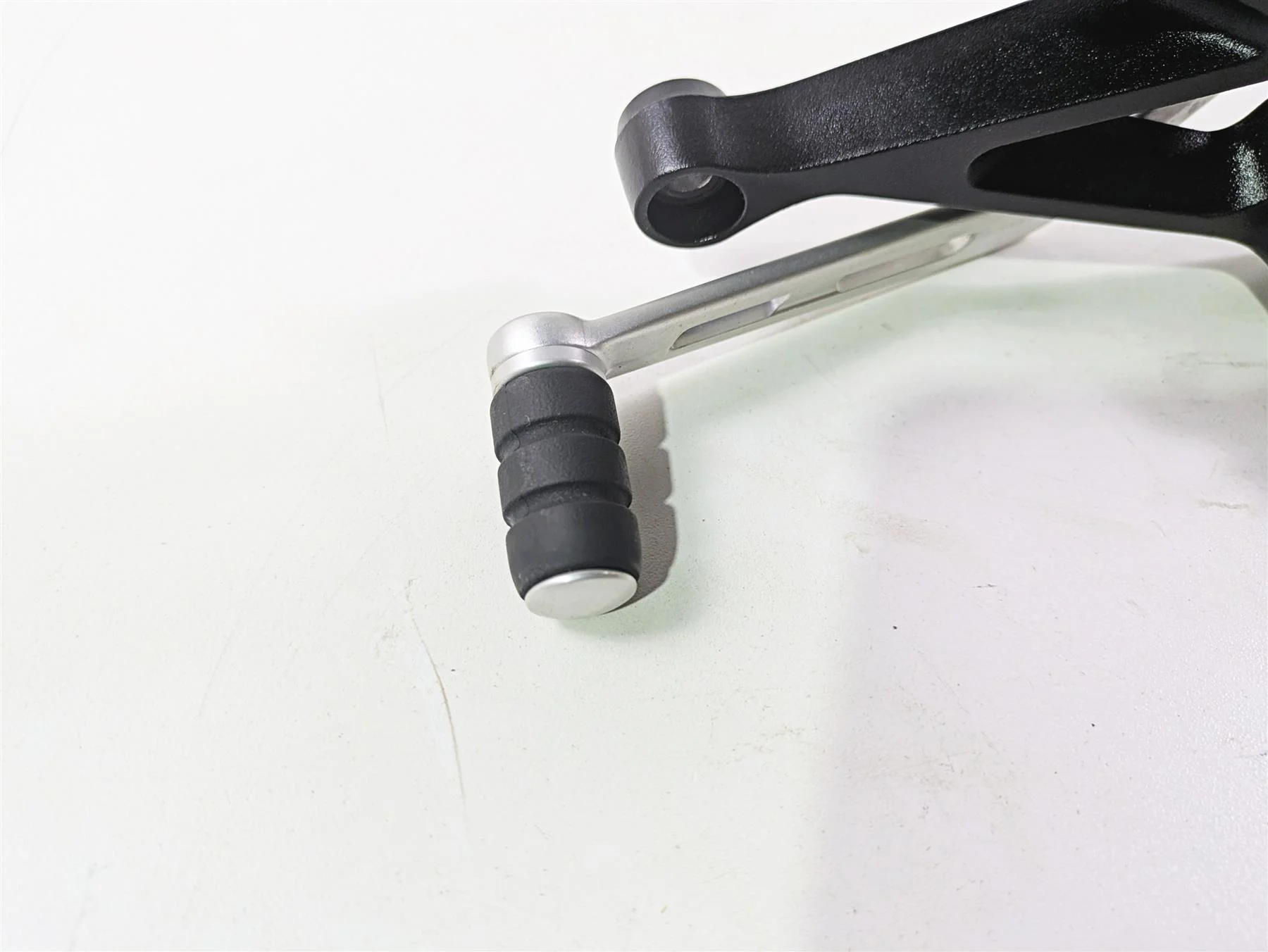 2024 Triumph Street Triple 765 R Left Rider Footpeg + Shifter & Links T2088025 - Image 8