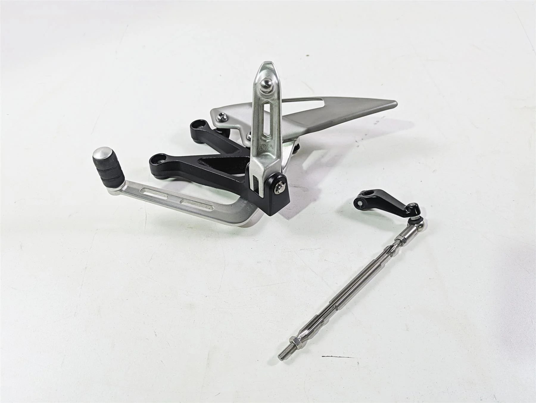 2024 Triumph Street Triple 765 R Left Rider Footpeg + Shifter & Links T2088025 - Image 9