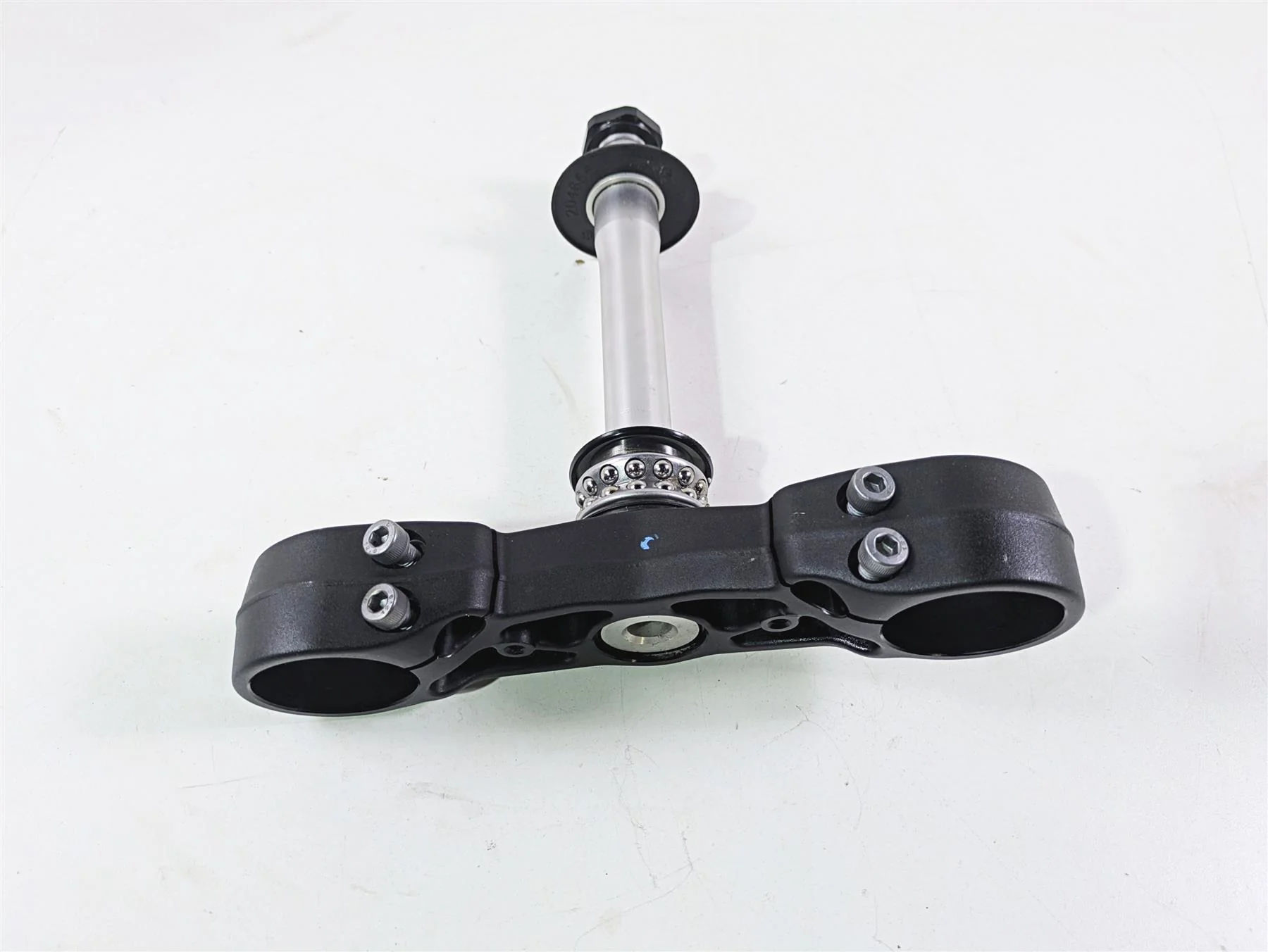 2024 Triumph Street Triple 765 R Lower Triple Tree Steering Clamp T2048903