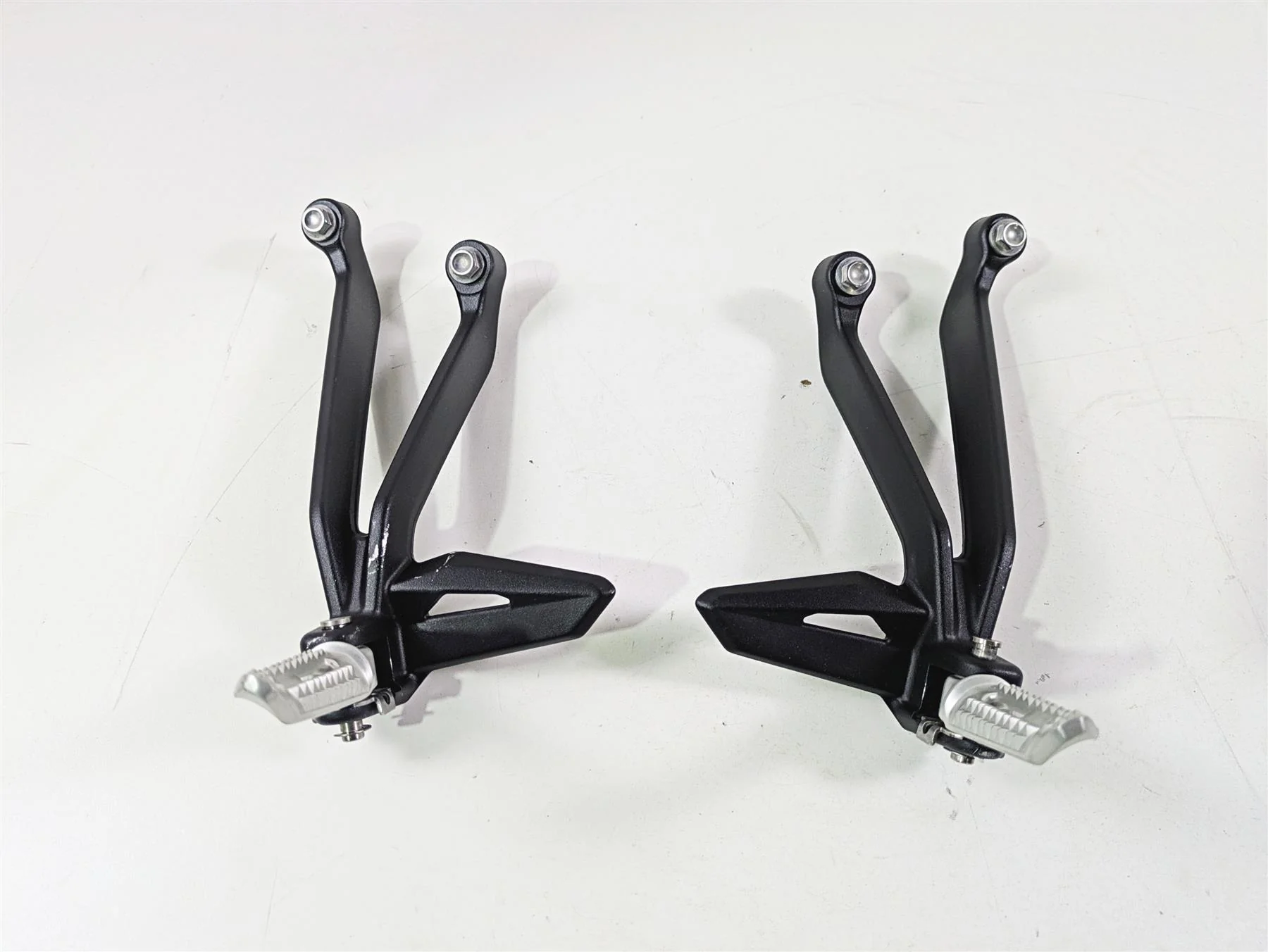 2024 Triumph Street Triple 765 R Rear Passenger Footpeg Set T2088156 T2088157