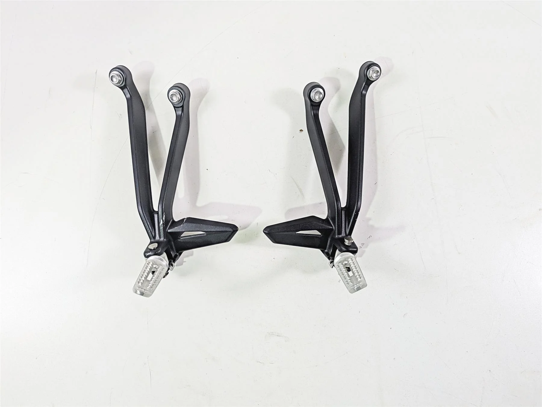 2024 Triumph Street Triple 765 R Rear Passenger Footpeg Set T2088156 T2088157 - Image 3