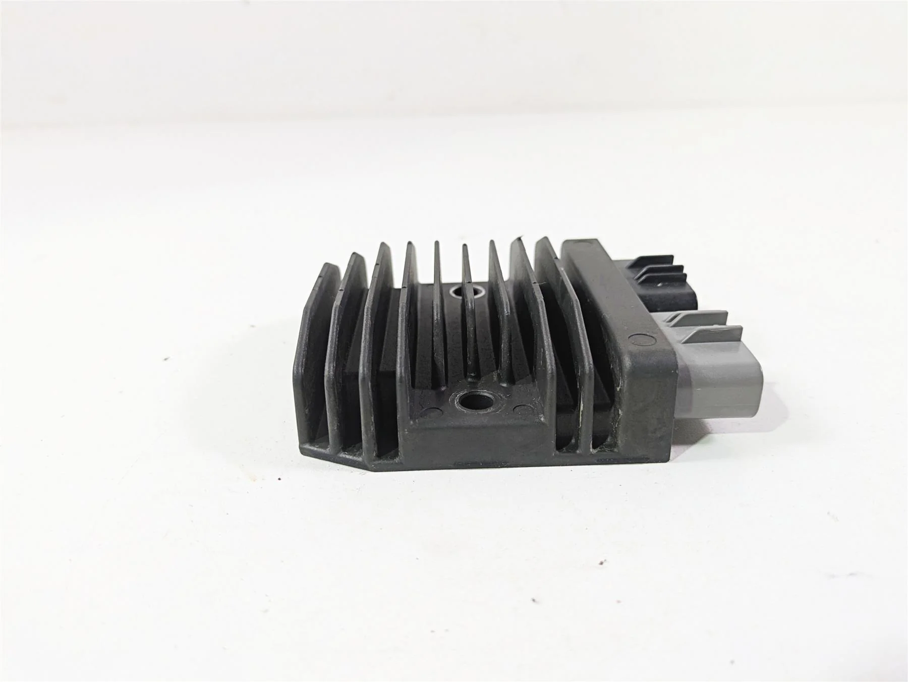 2024 Triumph Street Triple 765 R Rectifier Voltage Regulator FH027AA T1300679 - Image 2