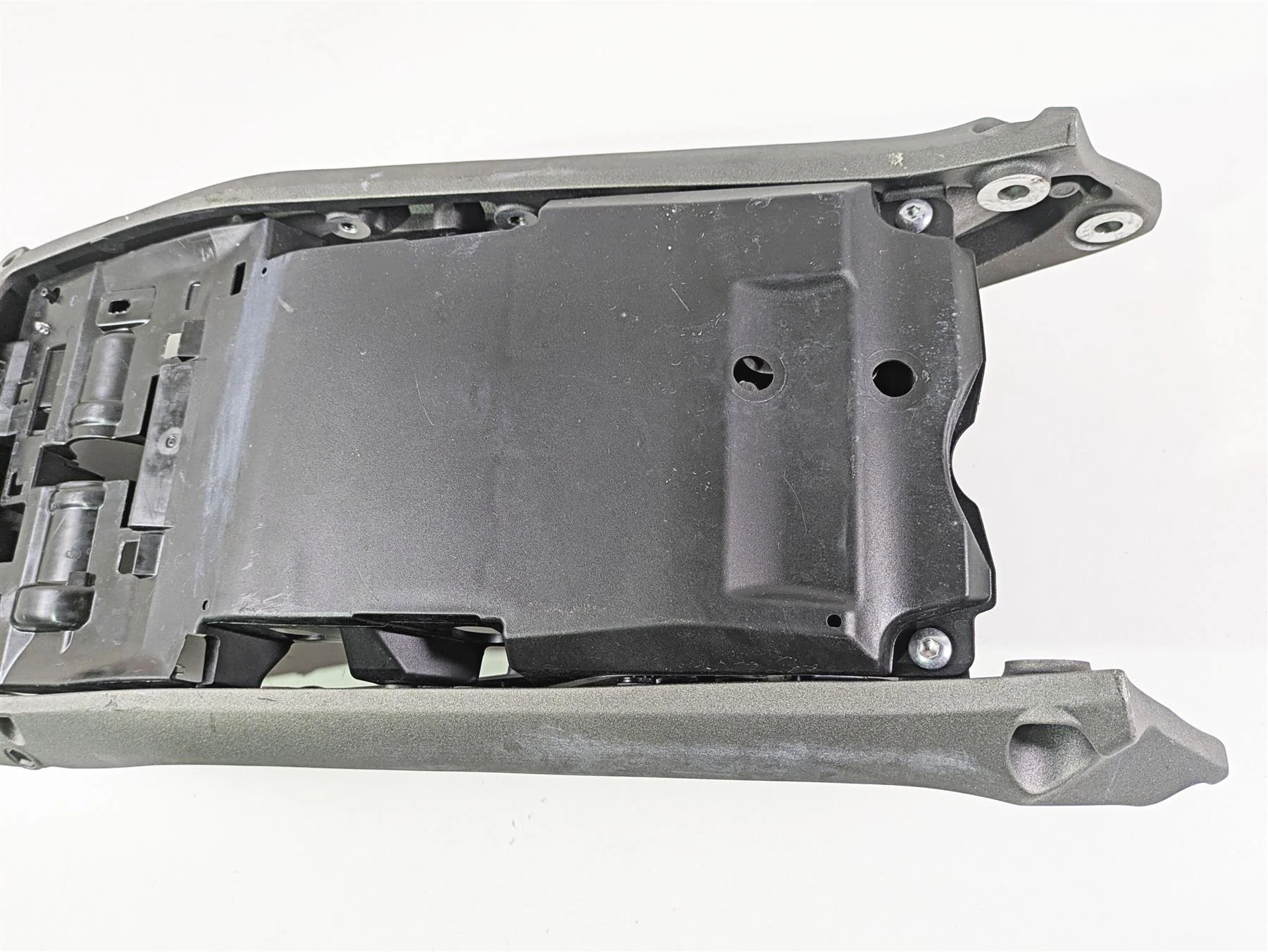 2024 Triumph Street Triple 765 R Subframe Inner Fender Undertail T2073626 - Image 7