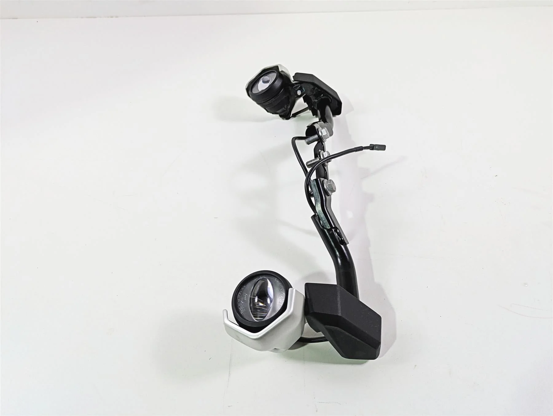 2024 Triumph Tiger 900 GT Fog Lights & Mounting Rail Set T2708708  T2708722 - Image 4