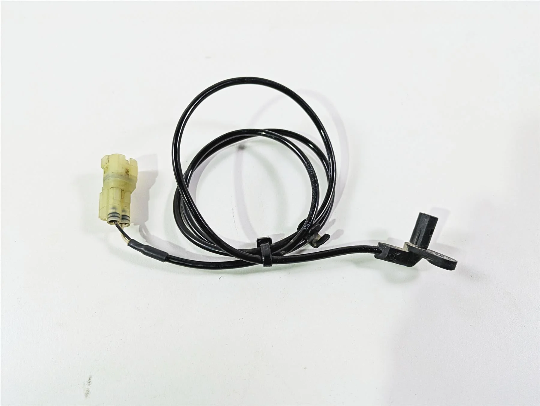 2024 Triumph Tiger 900 GT Front Abs Brake Wheel Speed Sensor T2029935 - Image 3