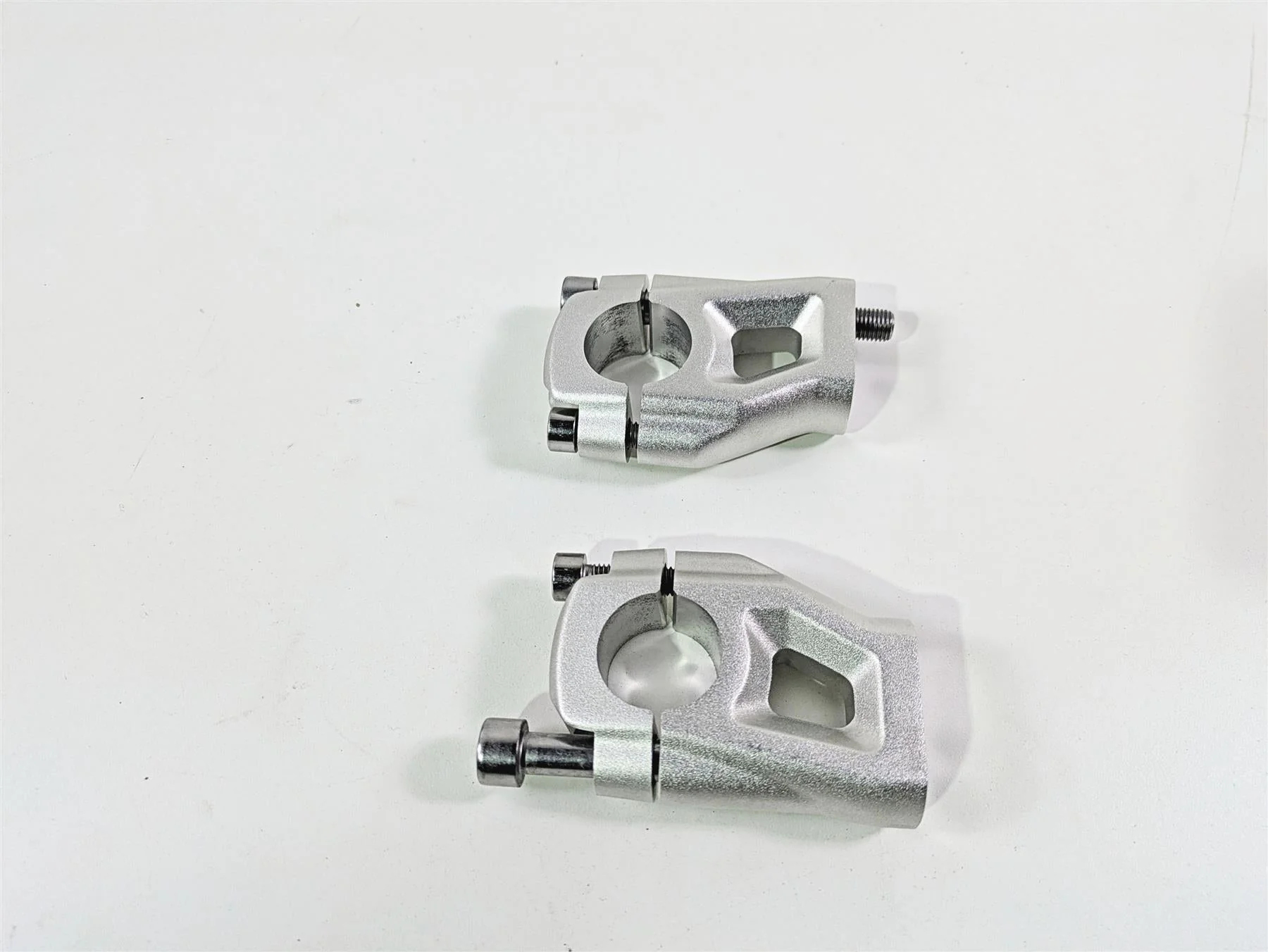 2024 Triumph Tiger 900 GT Handlebar Riser Holder Clamp Set T2040813 - Image 3
