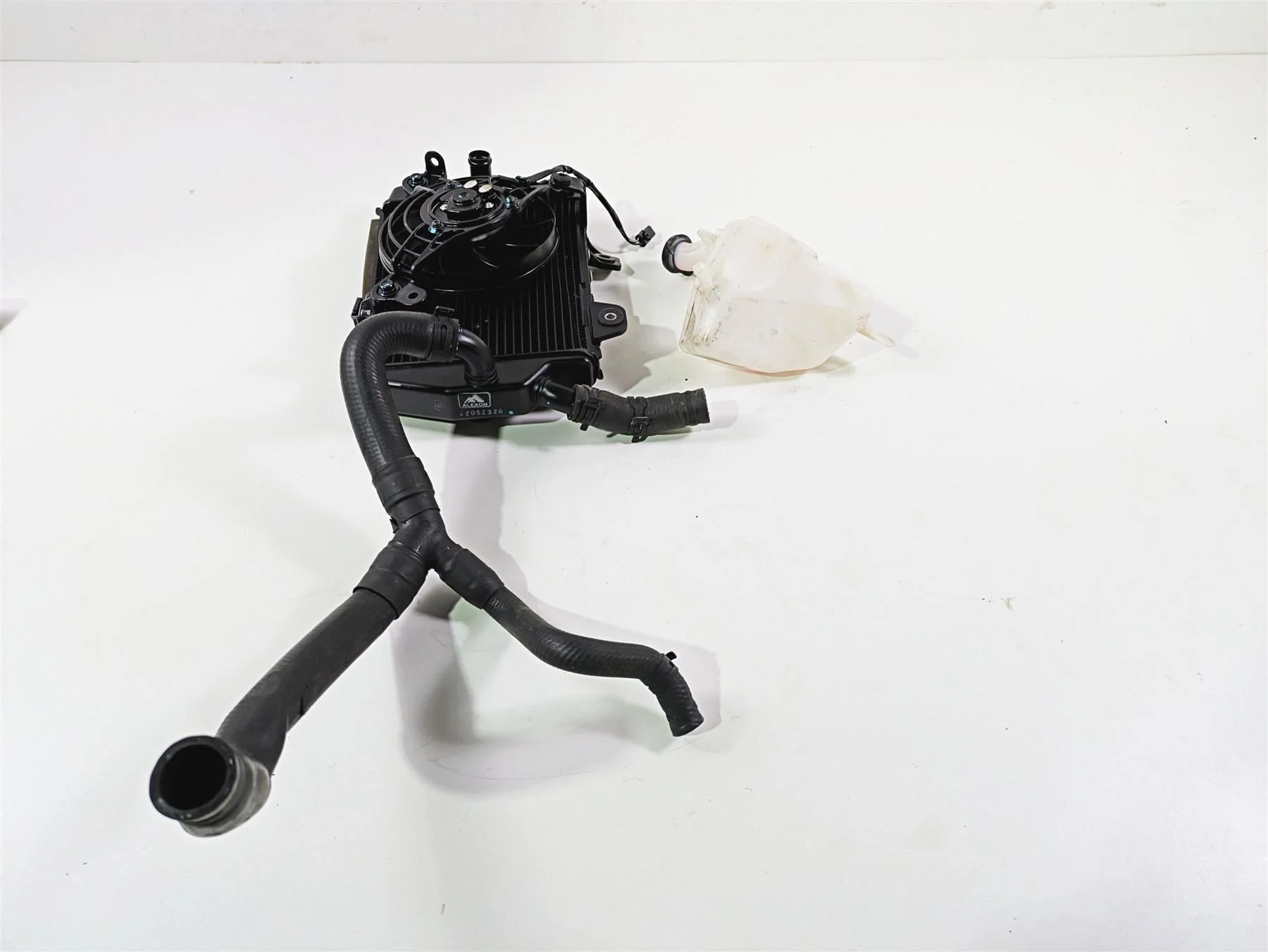 2024 Triumph Tiger 900 GT Left Radiator Fan Reservoir Hoses - Read T2104610