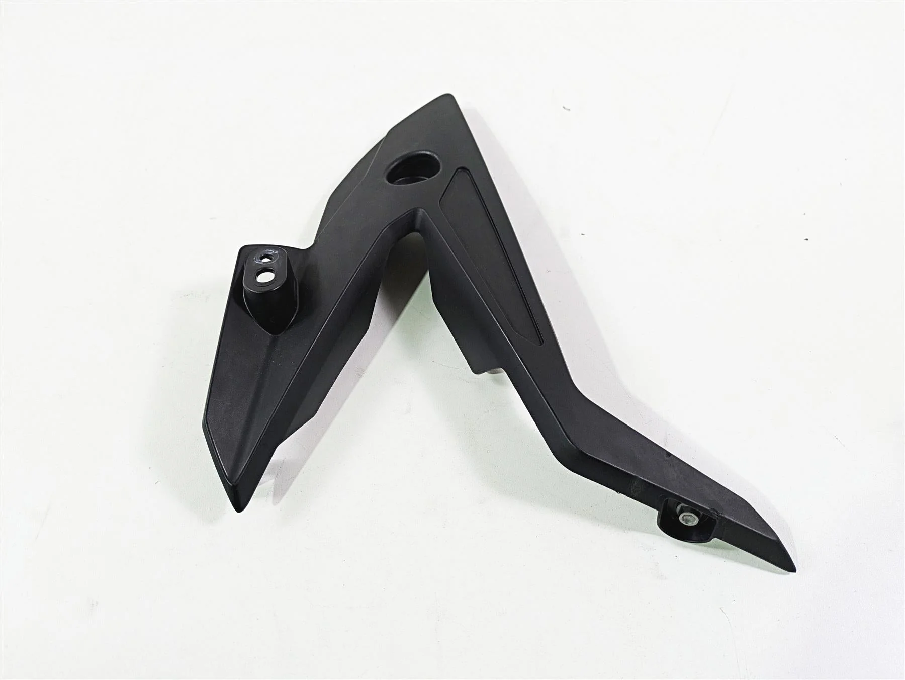 2024 Triumph Tiger 900 GT Rear Blinker Mount Plastic Cover Fairing T2309872 - Image 4
