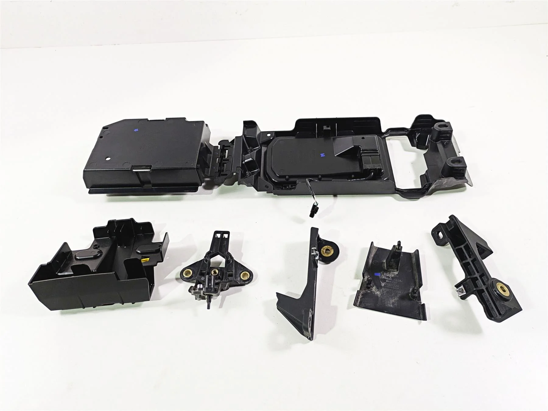 2024 Triumph Tiger 900 GT Rear Body Plastic Stay Holder Kit T2505566 T2505645 - Image 10