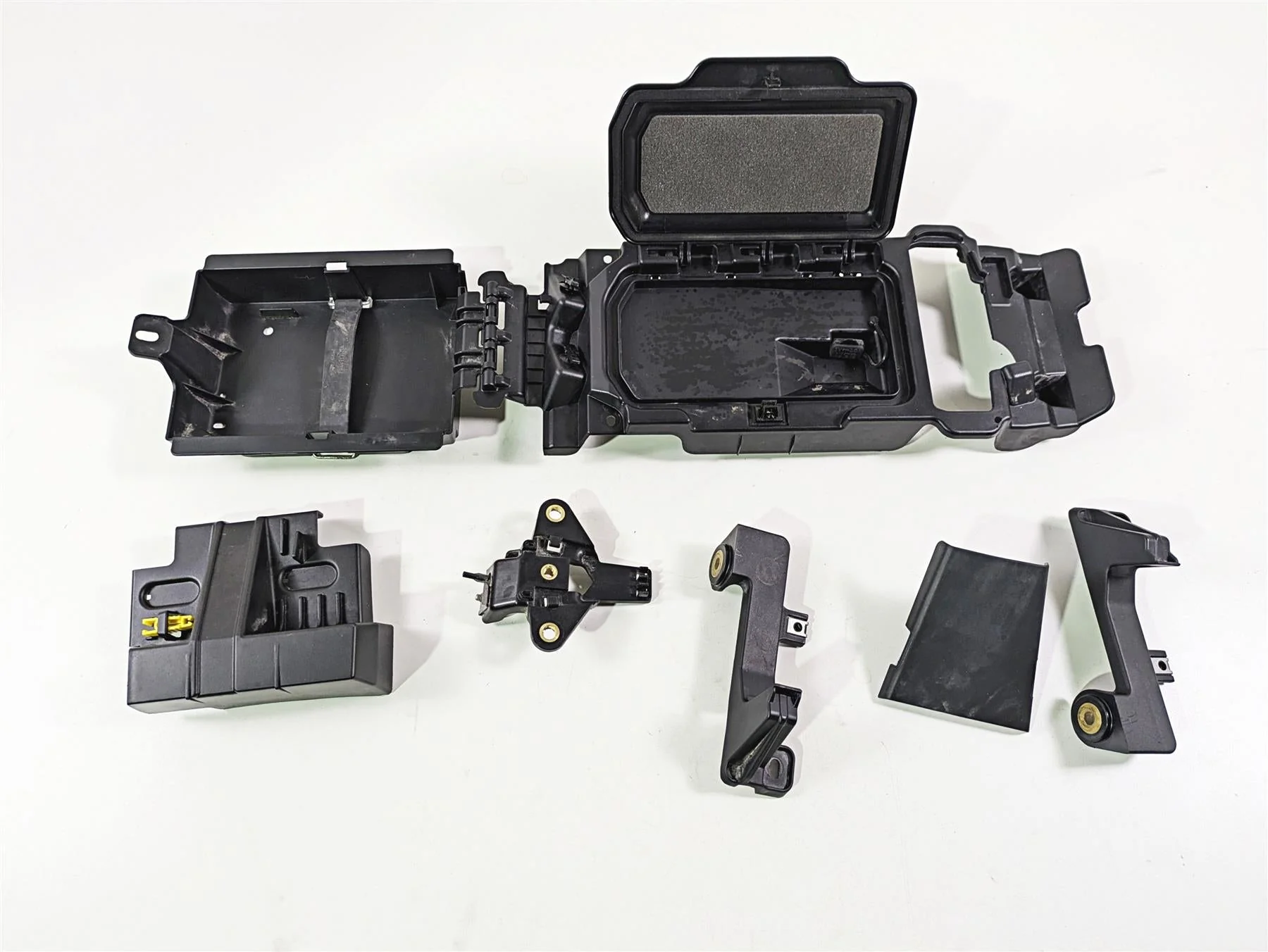 2024 Triumph Tiger 900 GT Rear Body Plastic Stay Holder Kit T2505566 T2505645 - Image 4