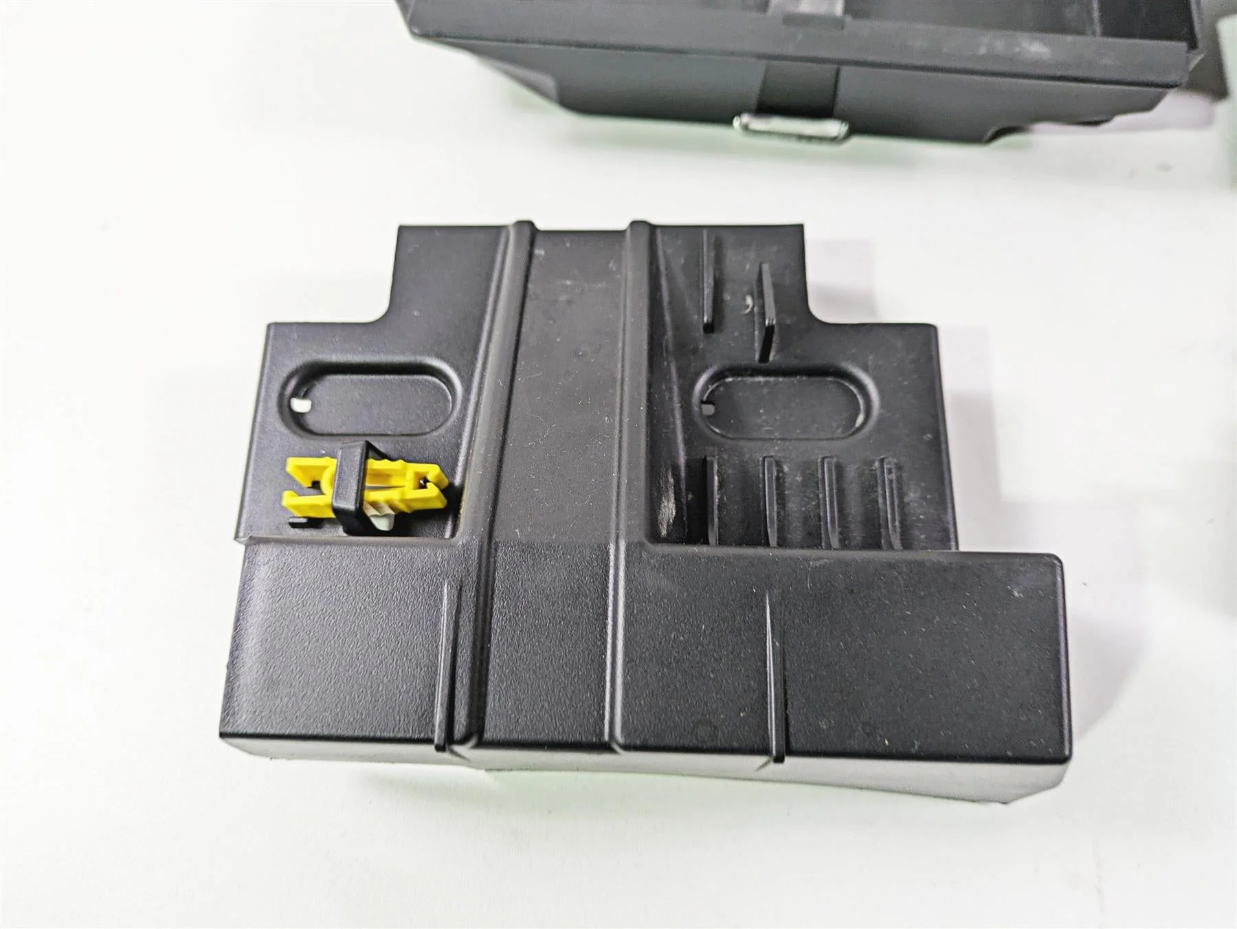 2024 Triumph Tiger 900 GT Rear Body Plastic Stay Holder Kit T2505566 T2505645 - Image 5