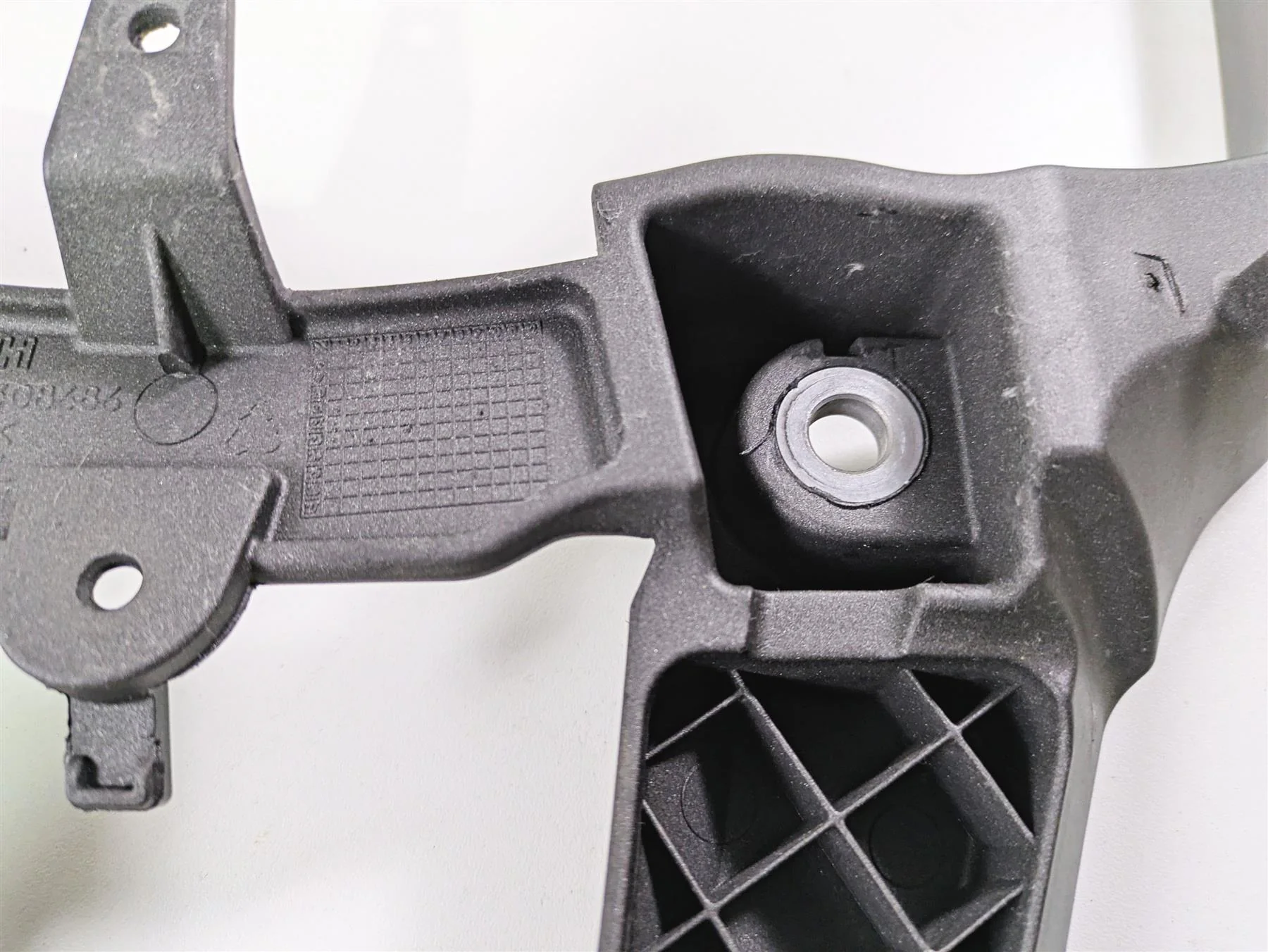 2024 Triumph Tiger 900 GT Rear Passenger Grab Handle Luggage Rack T2310732 - Image 10