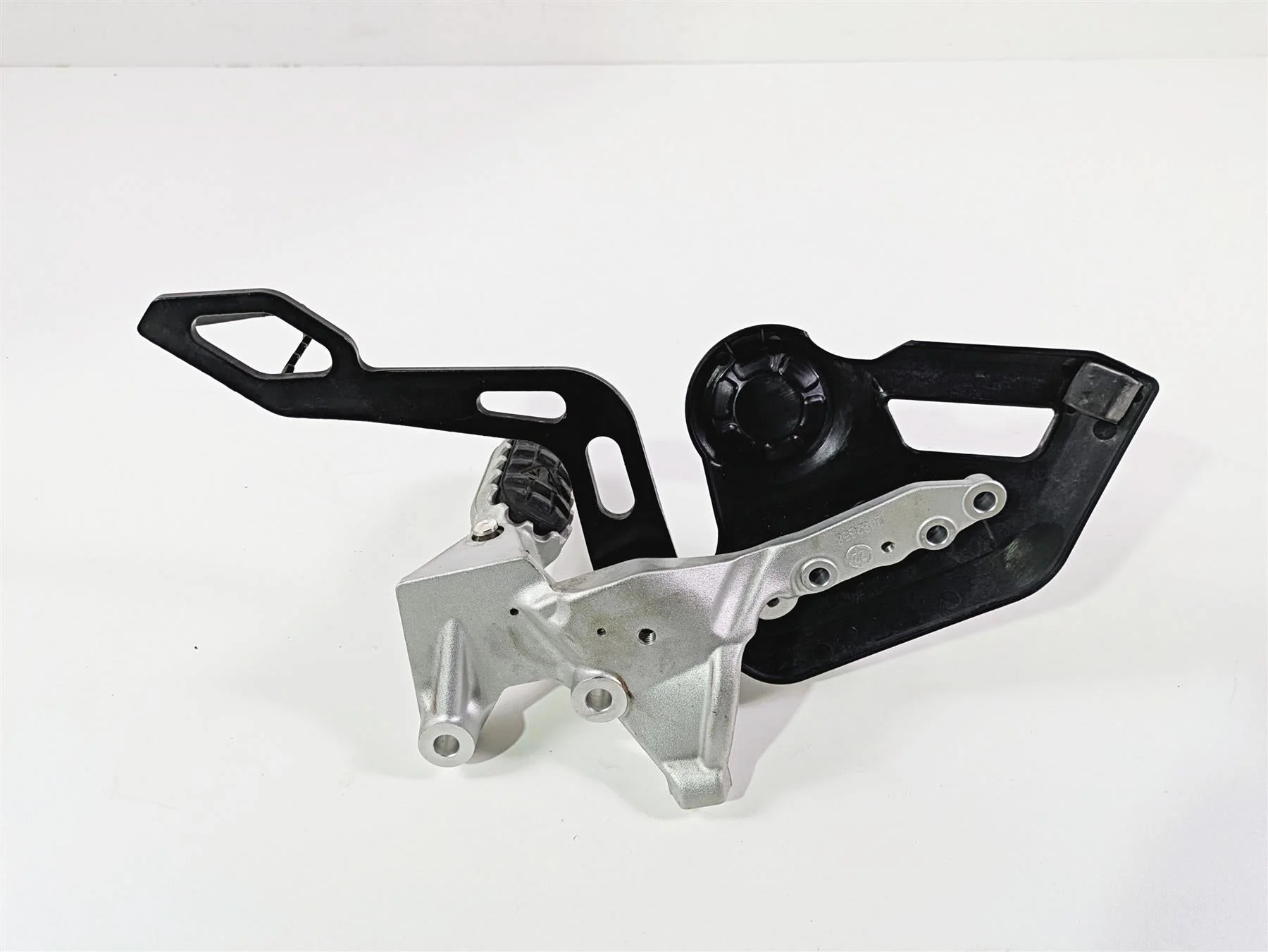2024 Triumph Tiger 900 GT Right Front Footpeg & Brake Pedal T2082358 T2021653 - Image 4