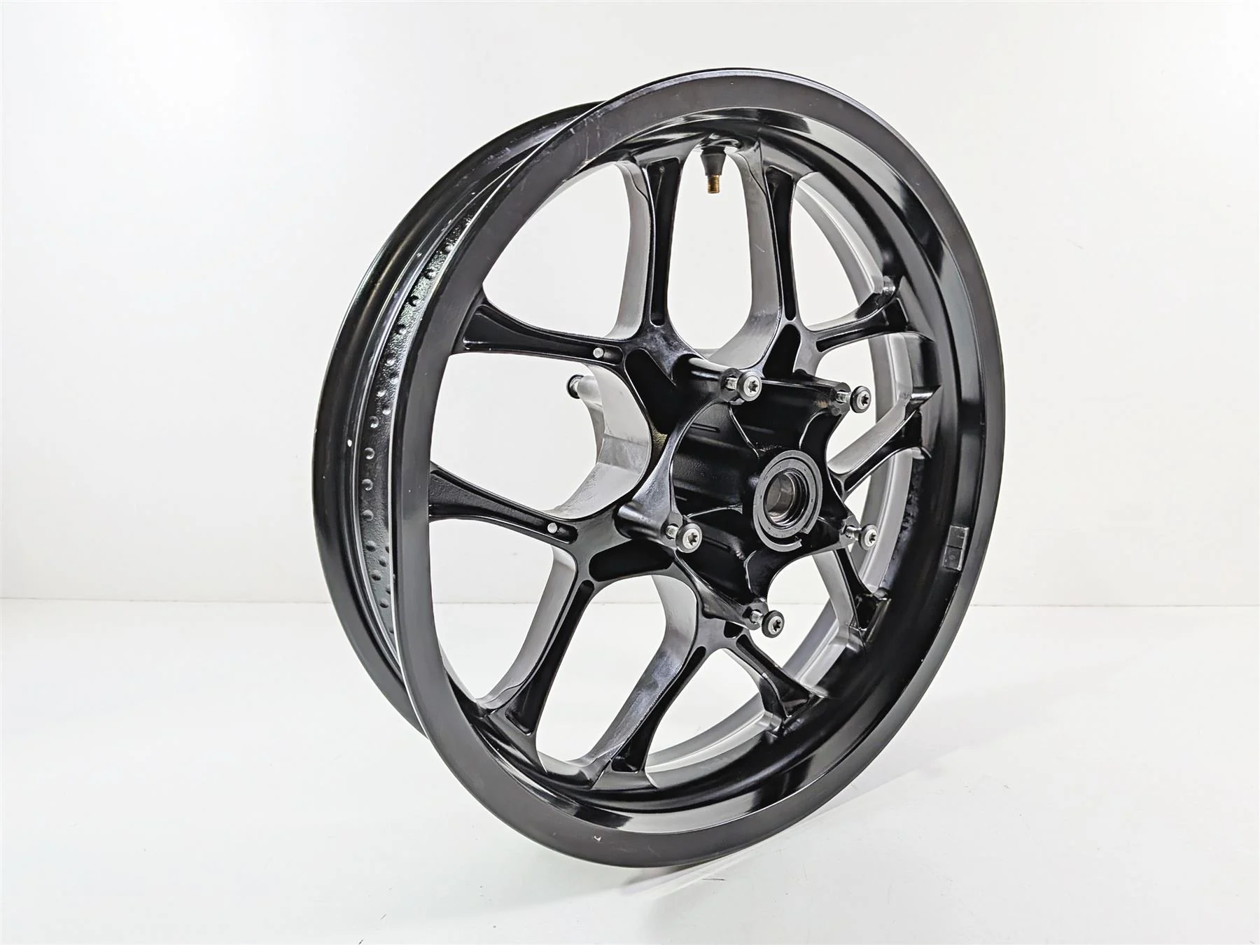 2024 Yamaha YZF R1 RN65 17x3.5 Front Wheel Rim - Damage - Read 2CR-25168-00 - Image 13