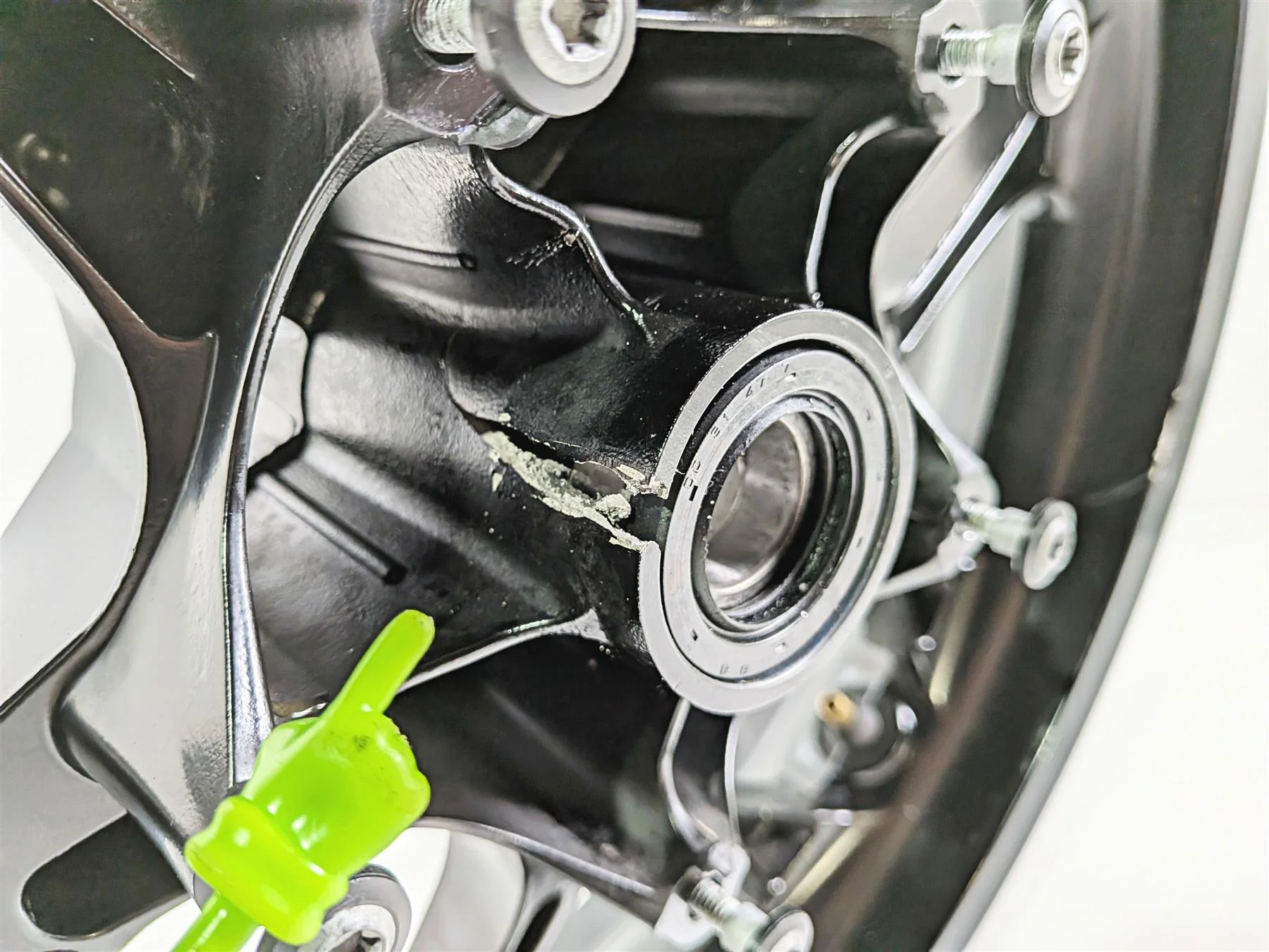 2024 Yamaha YZF R1 RN65 17x3.5 Front Wheel Rim - Damage - Read 2CR-25168-00 - Image 2