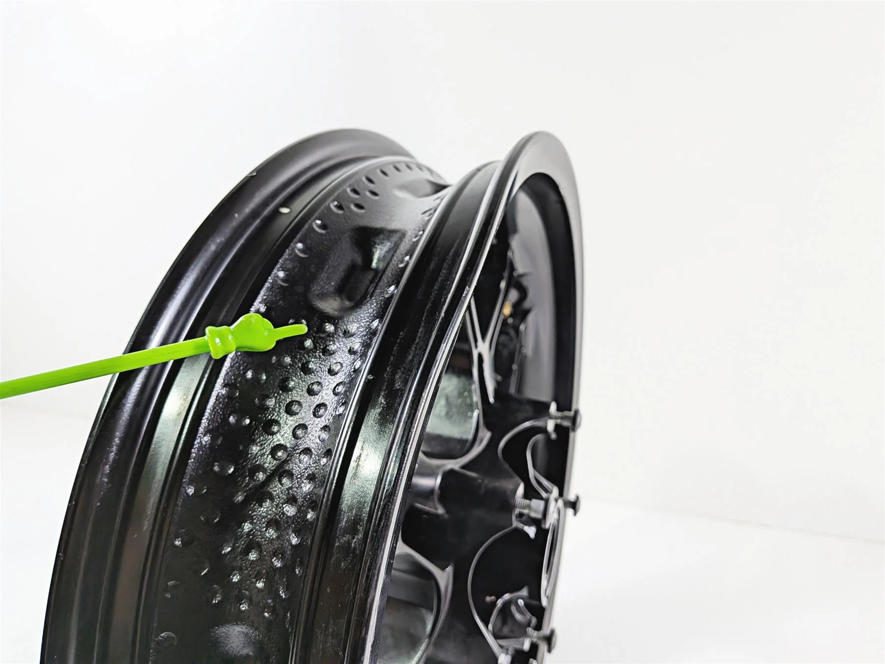 2024 Yamaha YZF R1 RN65 17x3.5 Front Wheel Rim - Damage - Read 2CR-25168-00 - Image 5