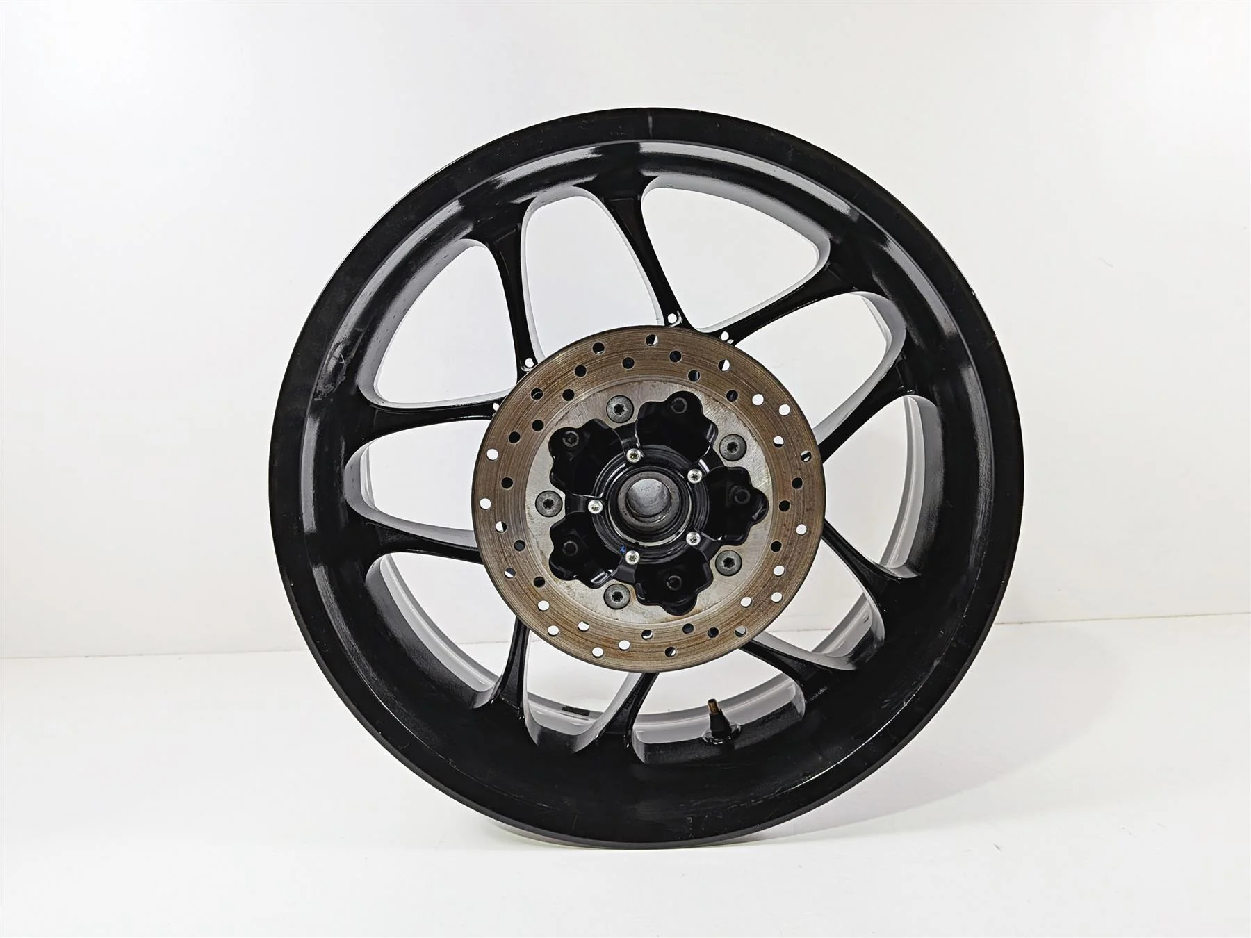 2024 Yamaha YZF R1 RN65 17x6 Rear Wheel Rim - Runout B3L-25338-00 - Image 4