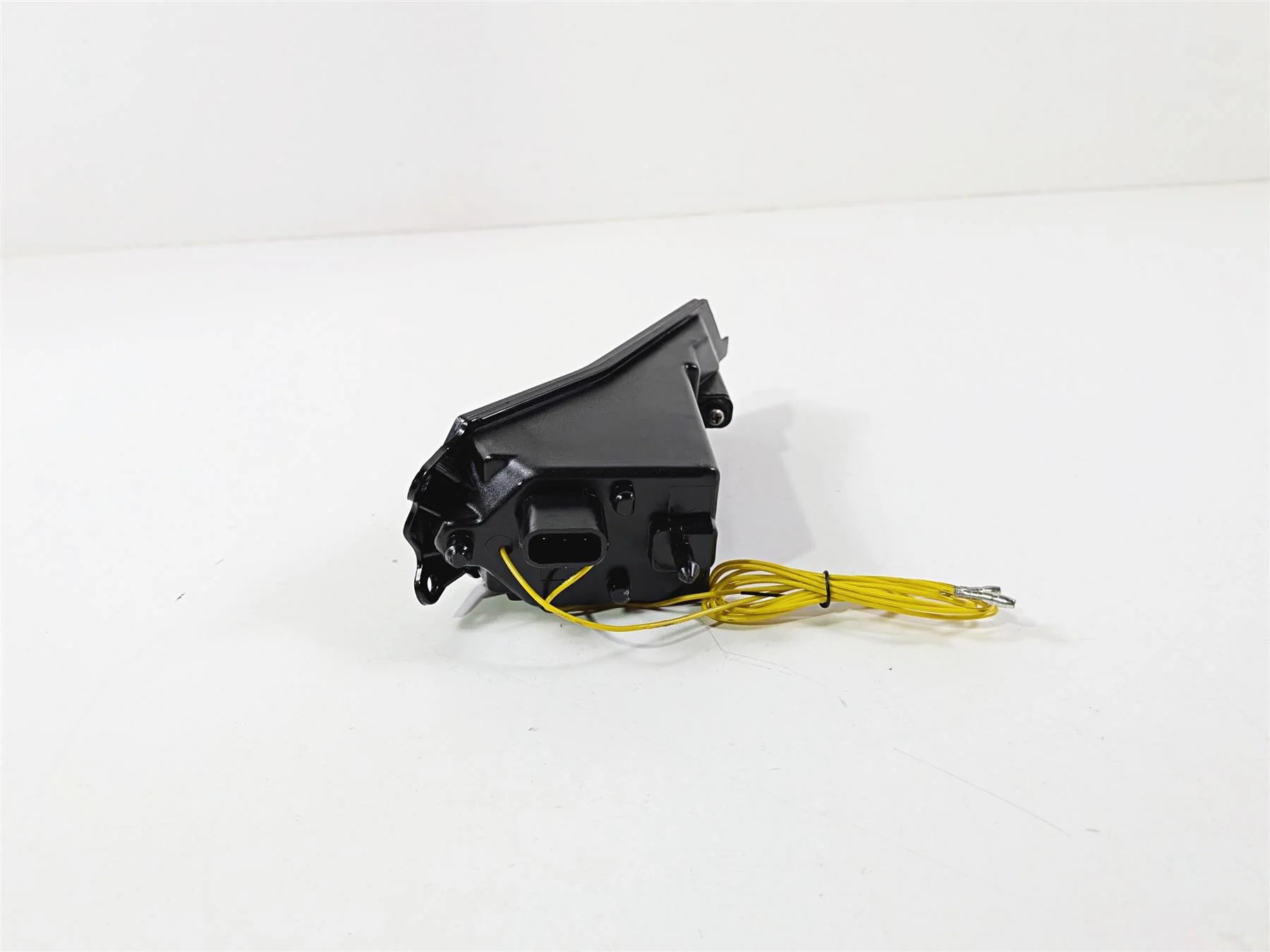2024 Yamaha YZF R1 RN65 Aftermarket Smoked Taillight Turn Signal Lamp - Image 6