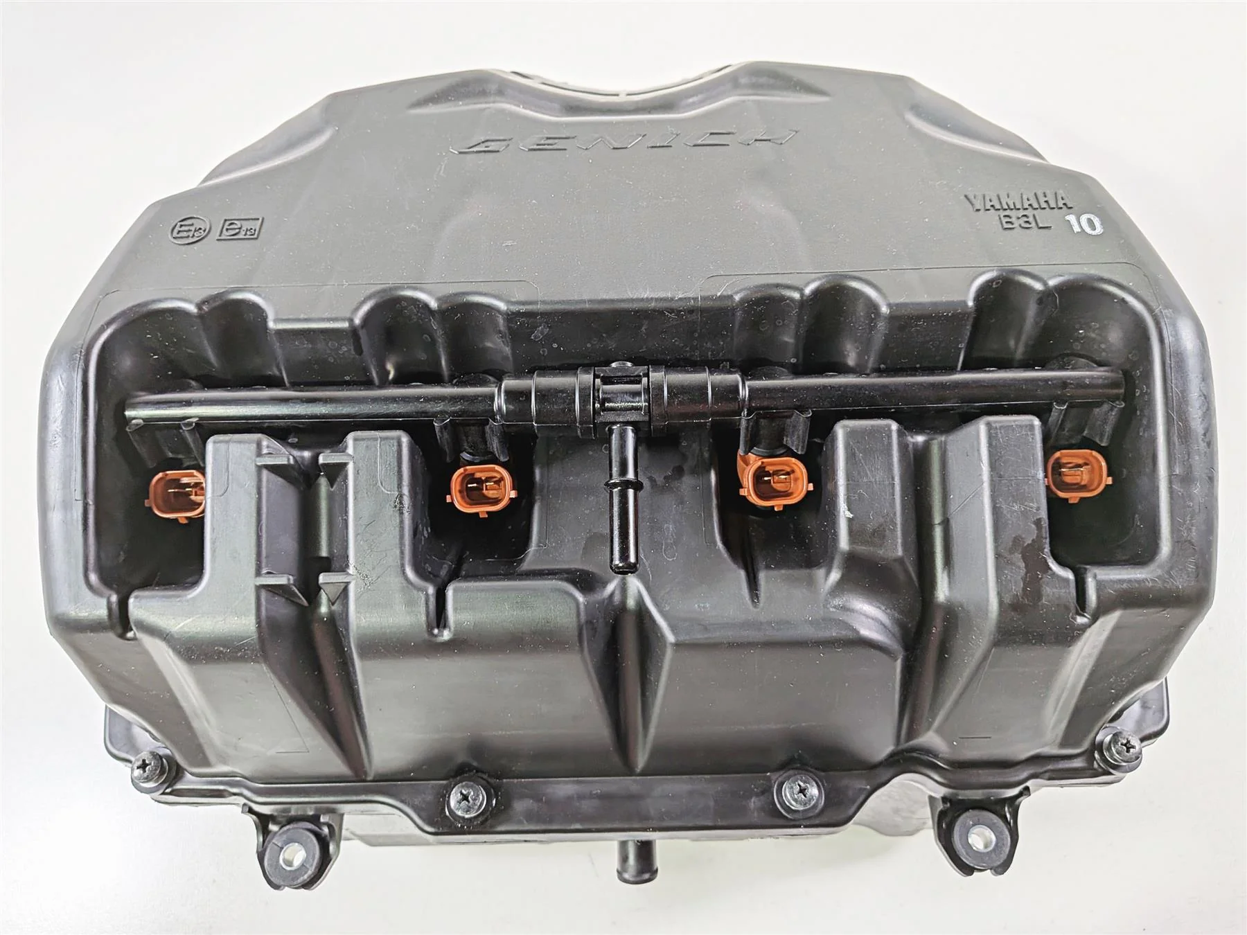 2024 Yamaha YZF R1 RN65 Air Box Cleaner & Injectors B3L-14411-00-00 - Image 12