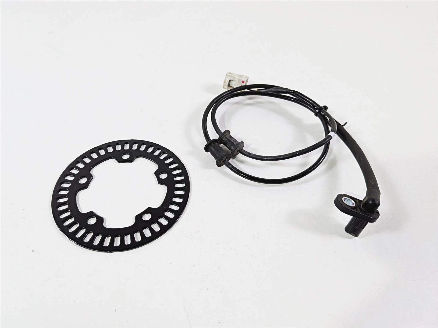 2024 Yamaha YZF R1 RN65 Front Abs Brake Wheel Speed Sensor 2CR-85970-01-00 - Image 11
