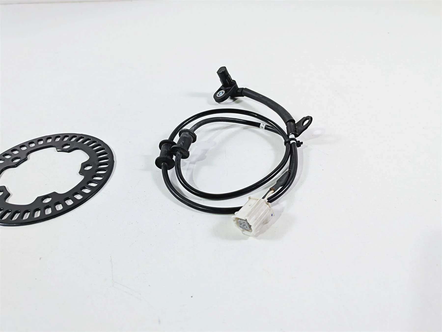 2024 Yamaha YZF R1 RN65 Front Abs Brake Wheel Speed Sensor 2CR-85970-01-00 - Image 5