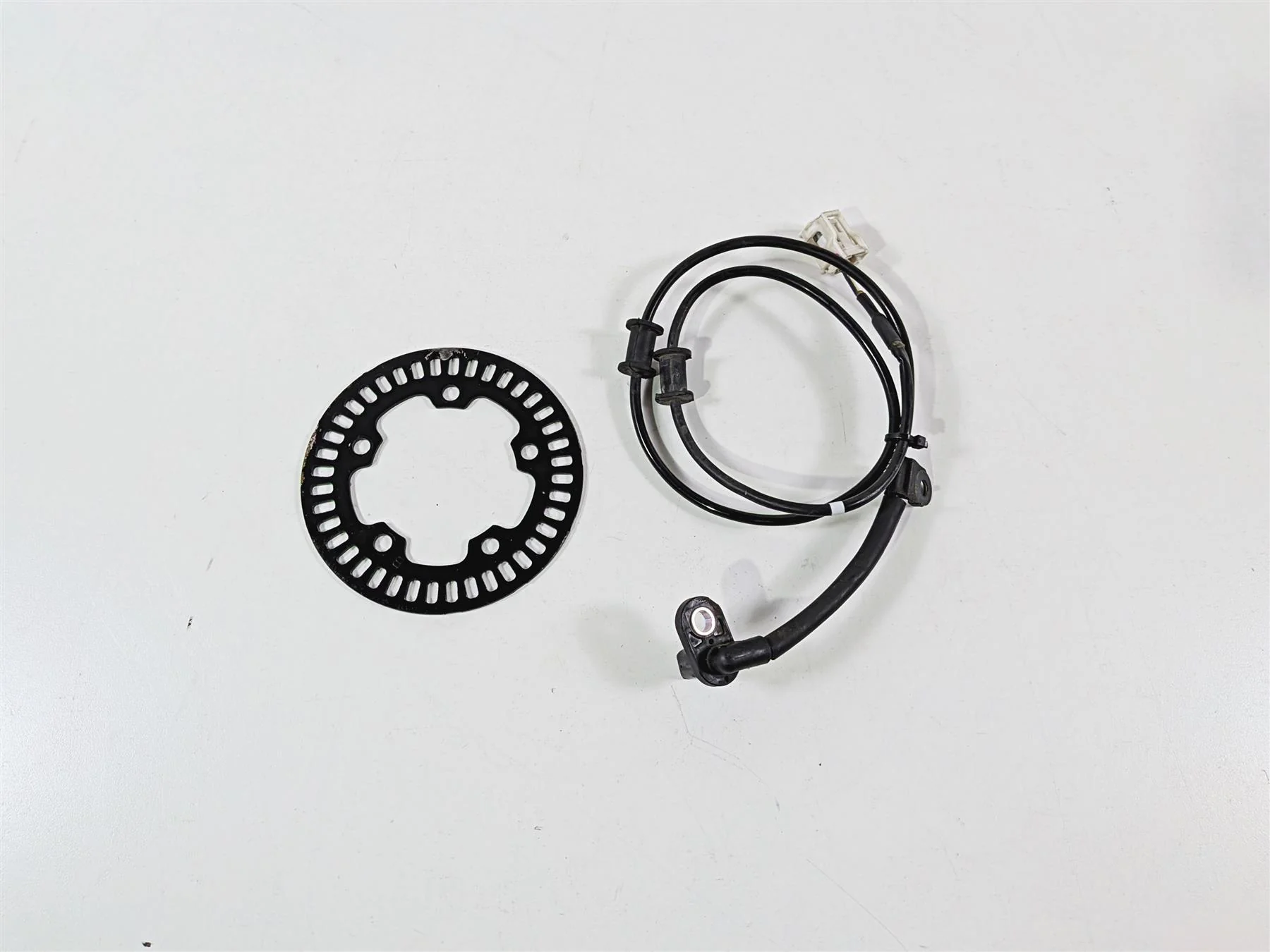 2024 Yamaha YZF R1 RN65 Front Abs Brake Wheel Speed Sensor 2CR-85970-01-00 - Image 6