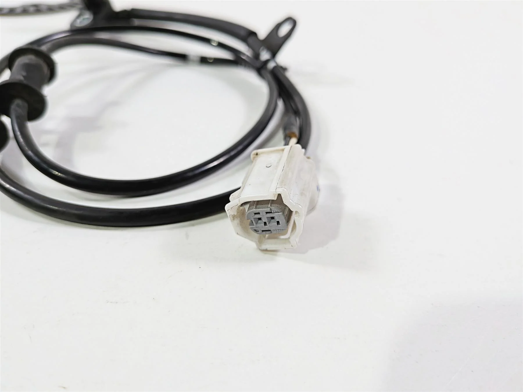 2024 Yamaha YZF R1 RN65 Front Abs Brake Wheel Speed Sensor 2CR-85970-01-00 - Image 9