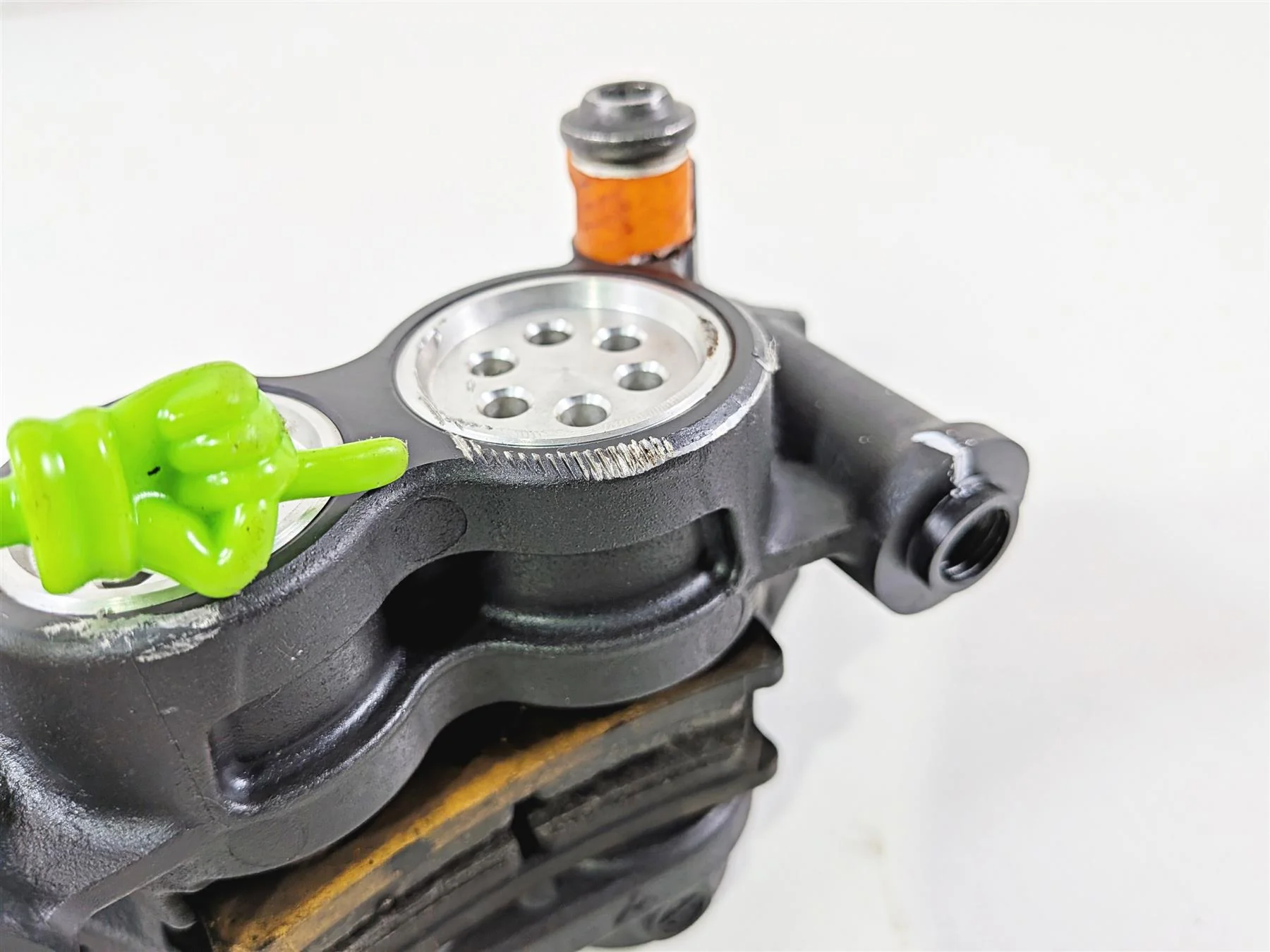 2024 Yamaha YZF R1 RN65 Front Brake Caliper Set 108mm - Read B3L-2580T-00-00 - Image 4