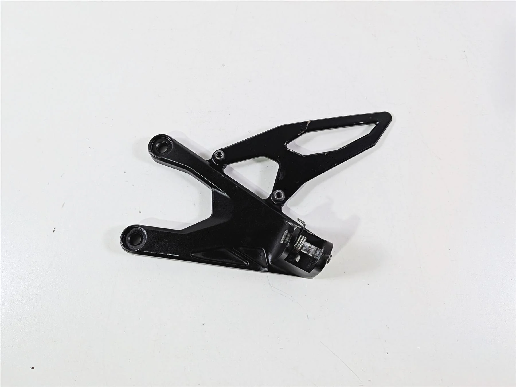 2024 Yamaha YZF R1 RN65 Front Left Rider Footpeg Mount - Read 2CR-27442-00-00