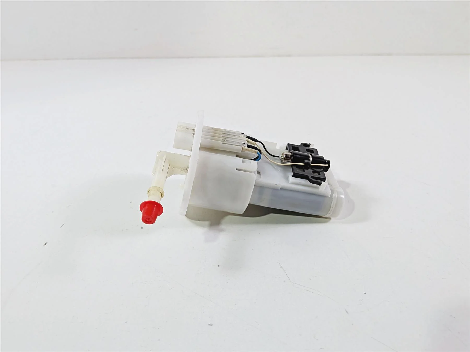 2024 Yamaha YZF R1 RN65 Fuel Gas Petrol Pump - Tested 2CR-13907-01-00 - Image 3